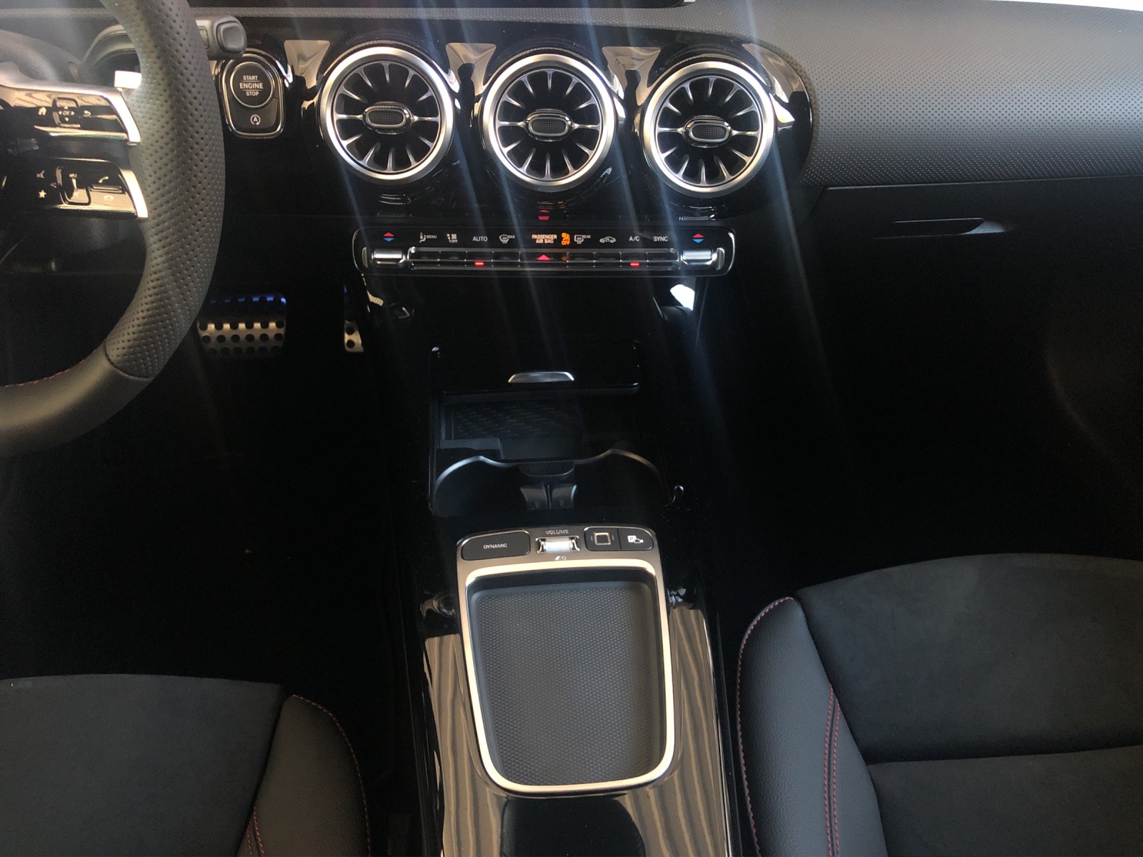 Image MERCEDES-BENZ A-220 A 220 4Matic 8G-DCT