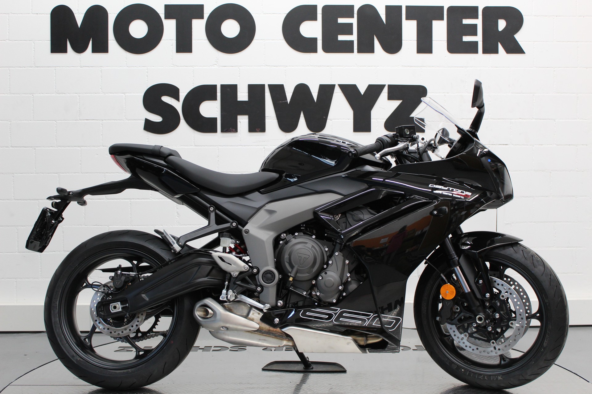 TRIUMPH Daytona 660