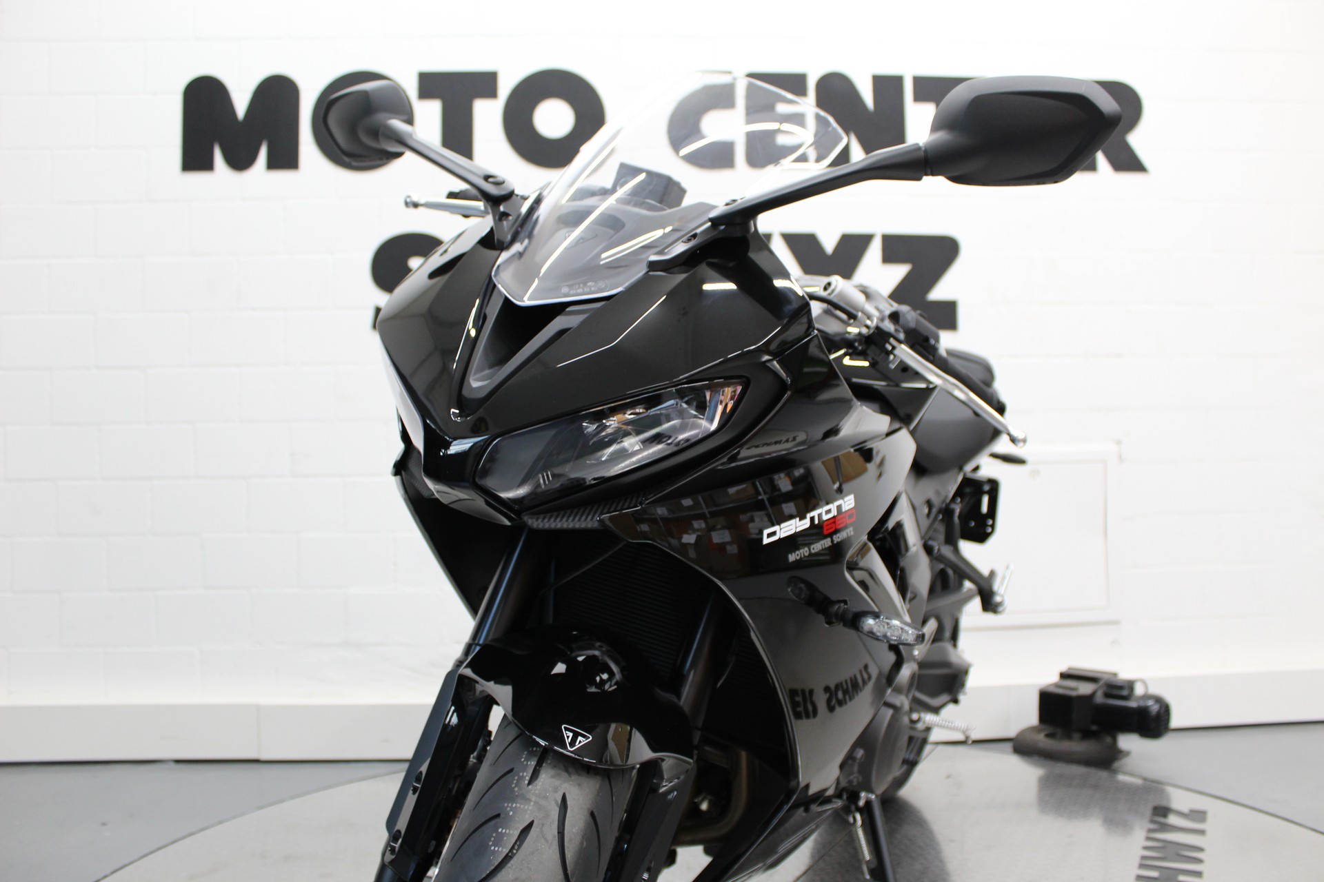 TRIUMPH Daytona 660-image-5