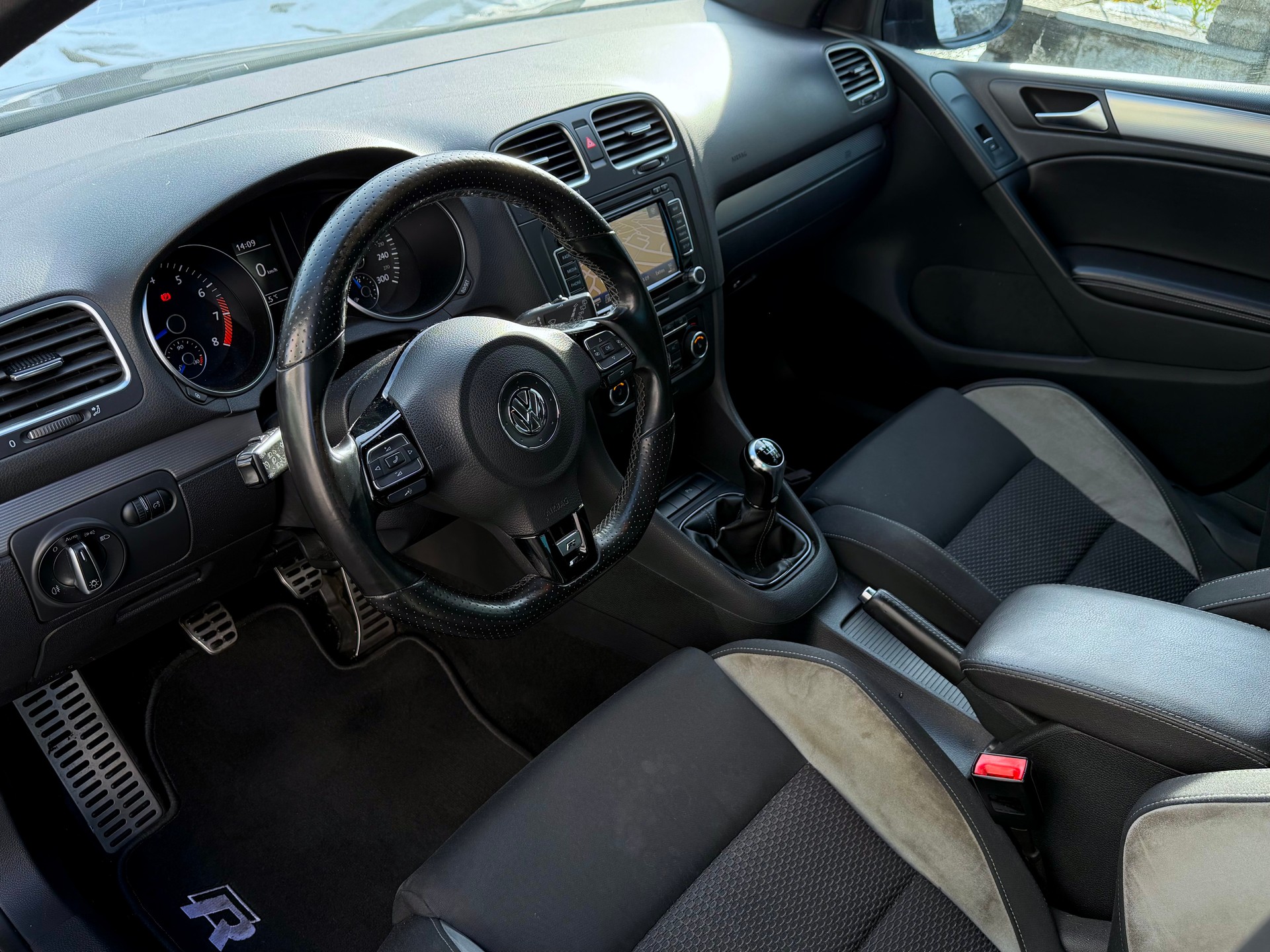 VW Golf 2.0 TSI R 4Motion | Carpi 308PS-image-9