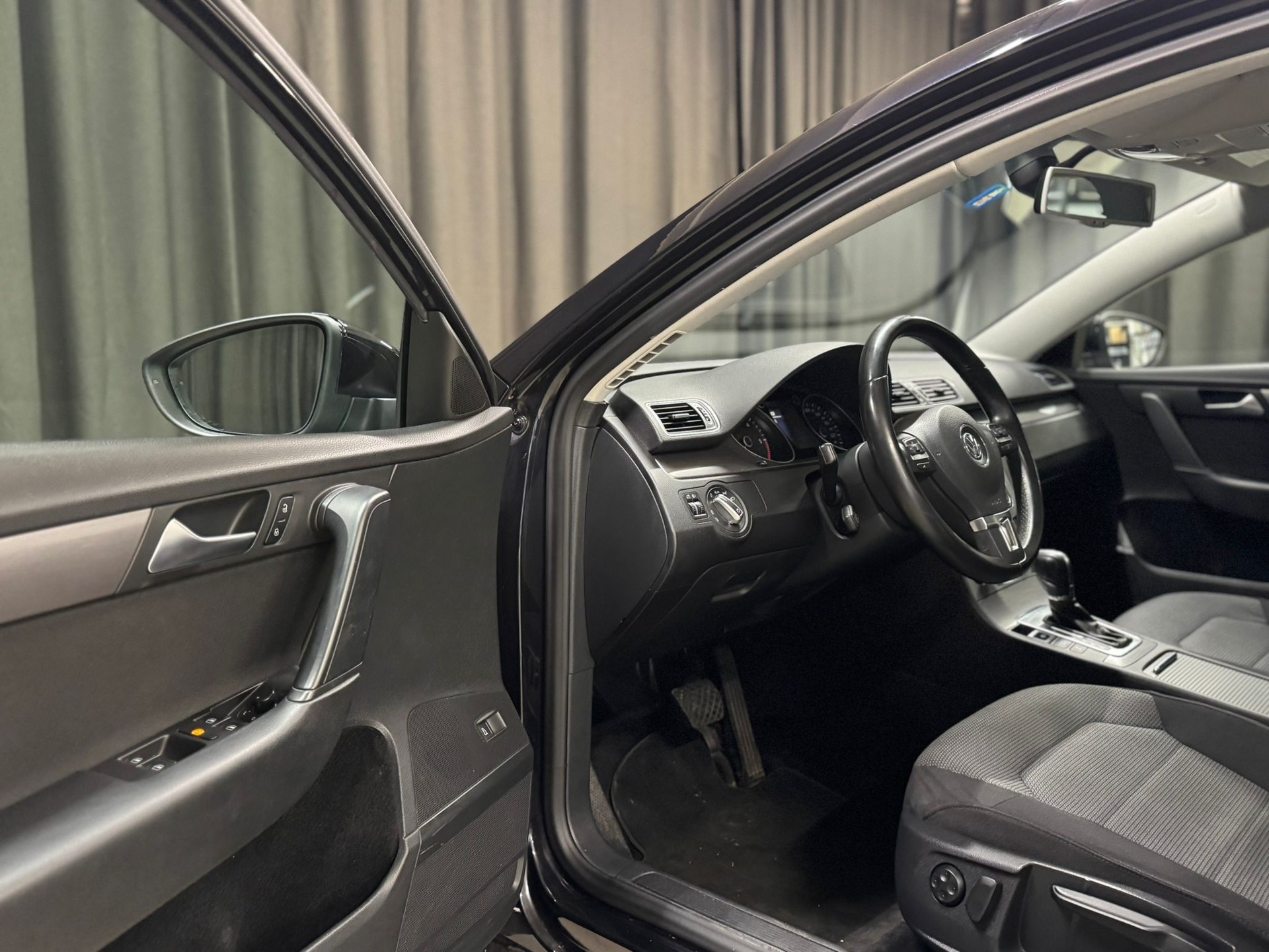 VW Passat Variant 2.0 TDI BMT Trendline DSG-image-8