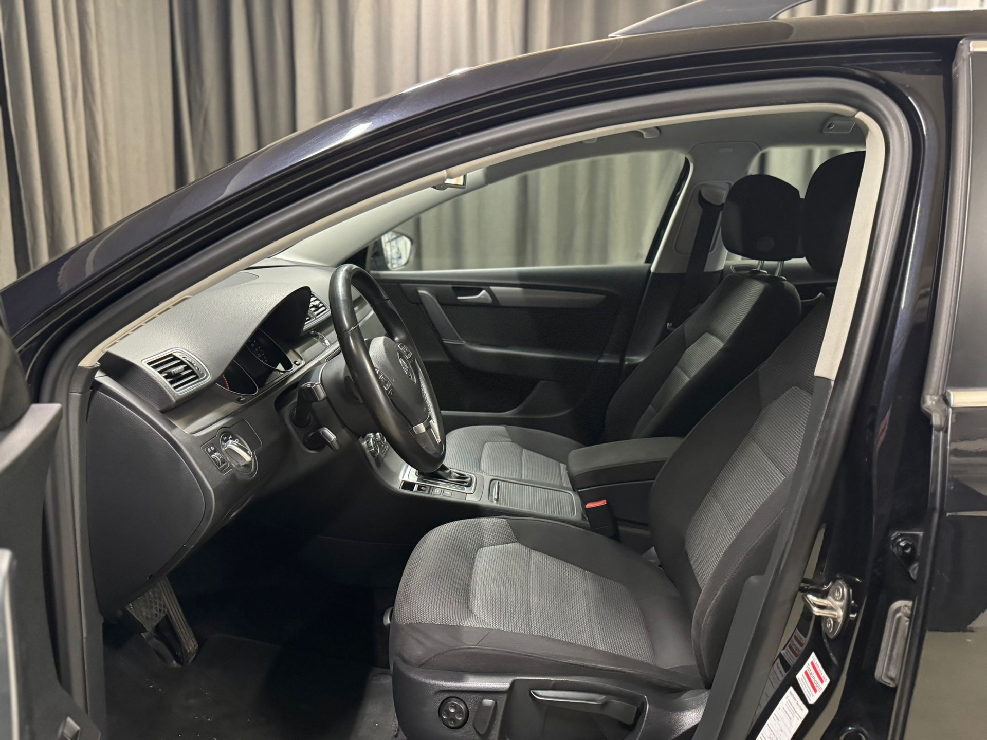 VW Passat Variant 2.0 TDI BMT Trendline DSG-image-6