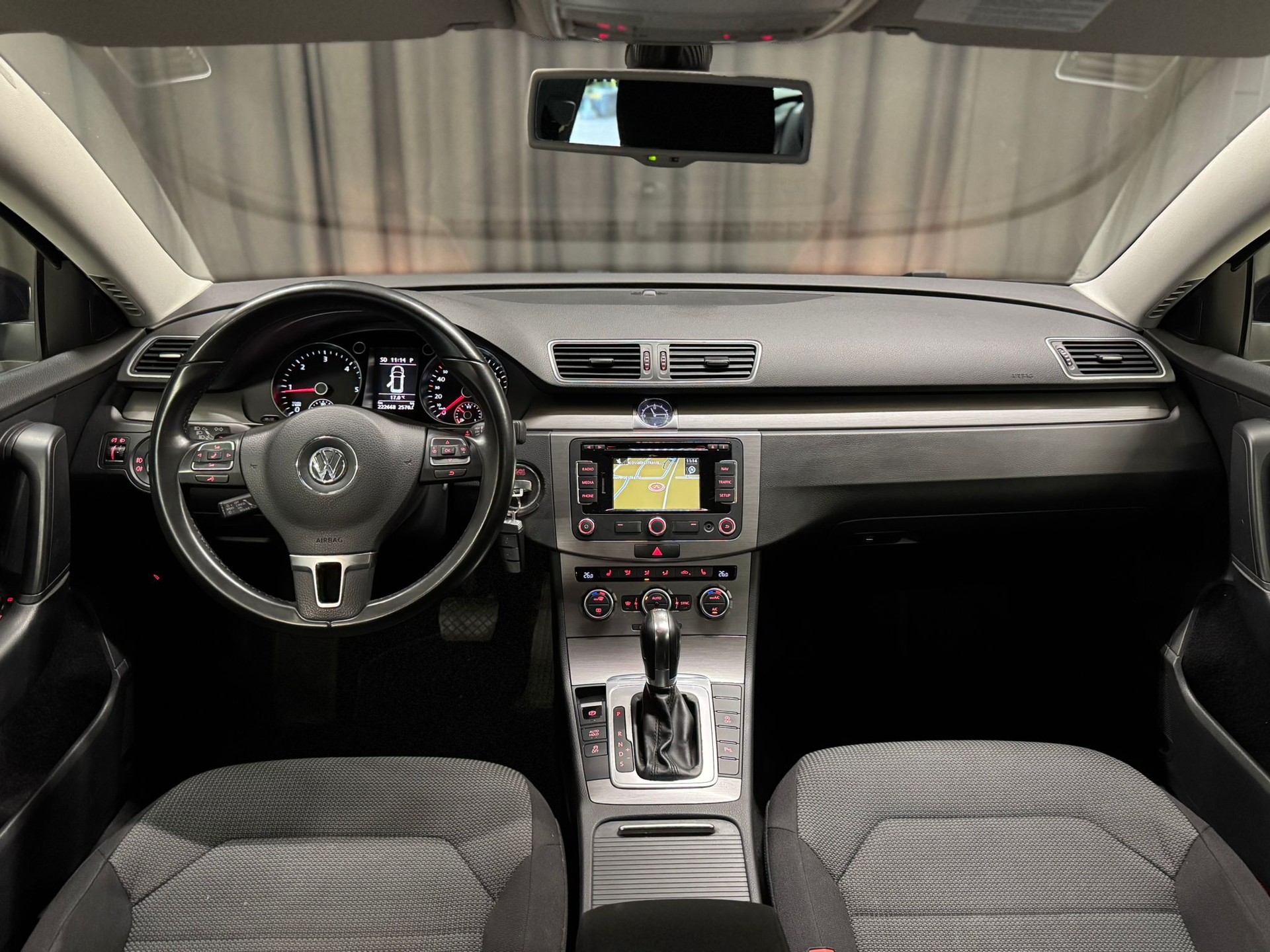 VW Passat Variant 2.0 TDI BMT Trendline DSG-image-9