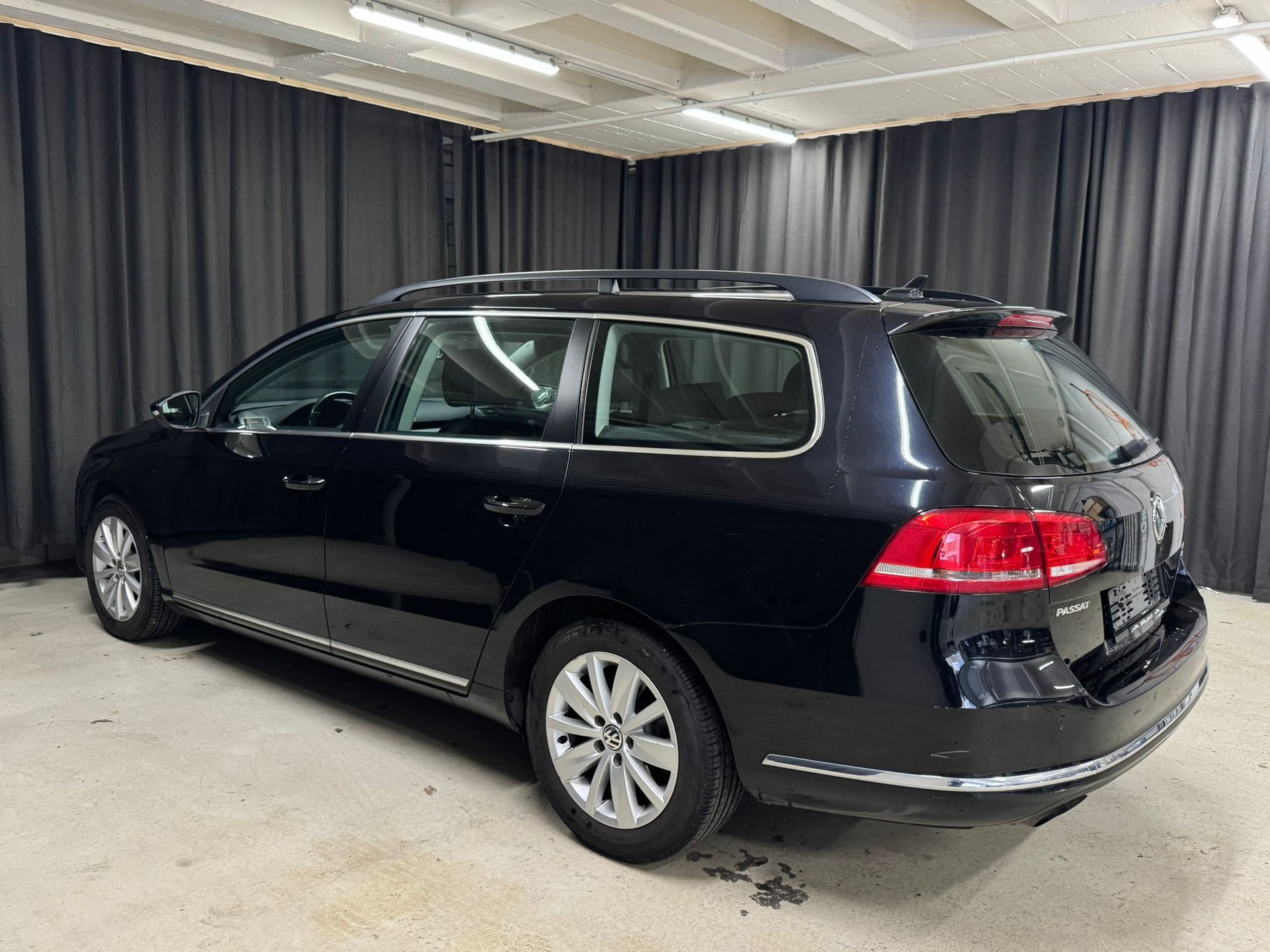 VW Passat Variant 2.0 TDI BMT Trendline DSG-image-4