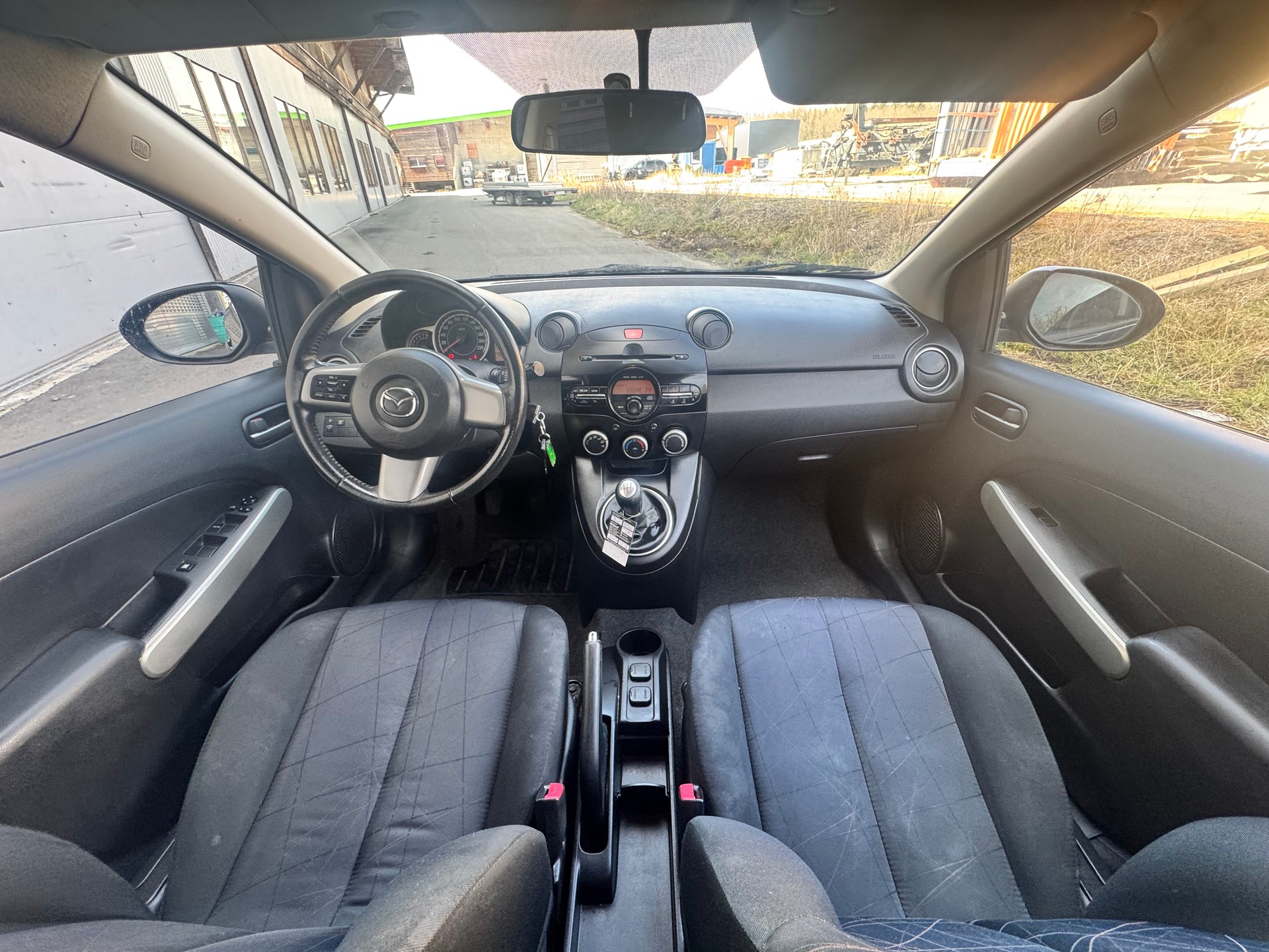 MAZDA 2 1.3i 16V Exclusive-image-8