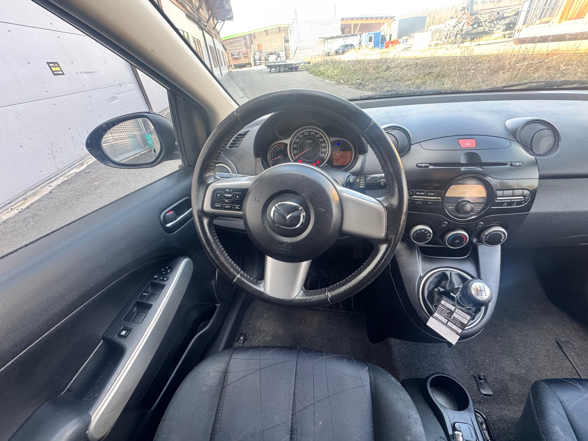 MAZDA 2 1.3i 16V Exclusive-image-5