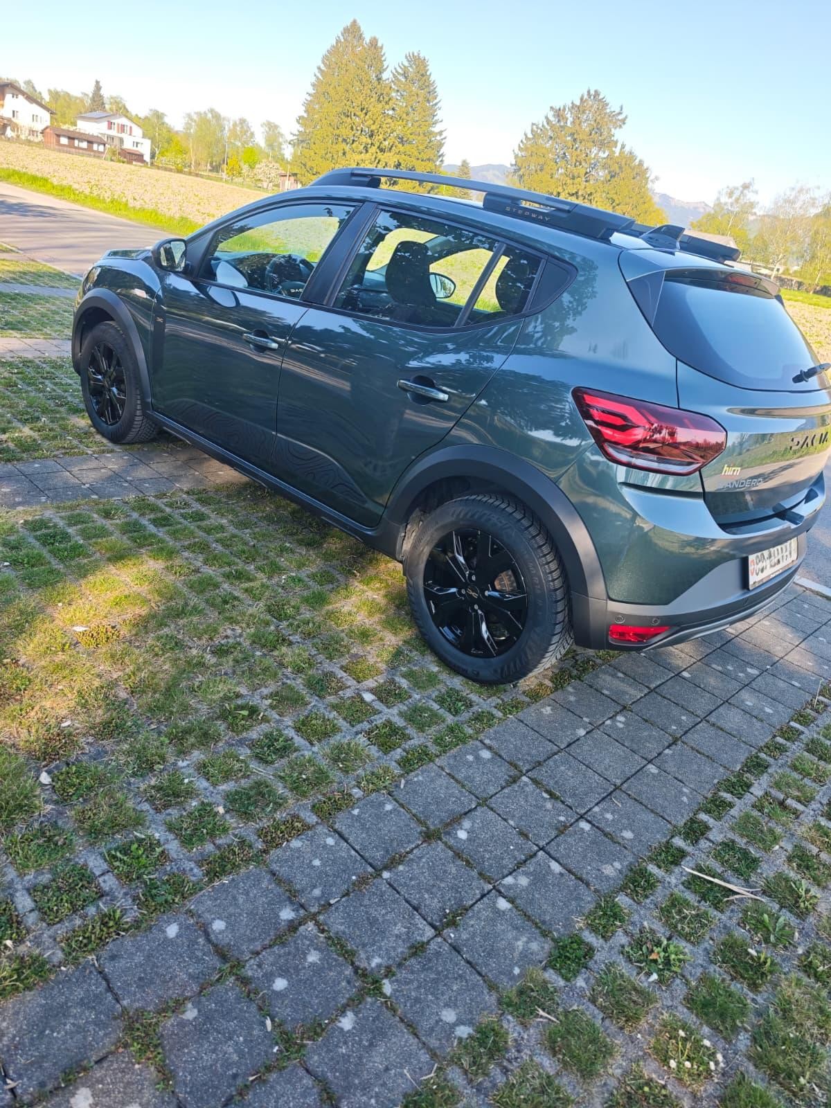 DACIA Sandero Stepway TCe 90 Extreme+ CVT-image-2