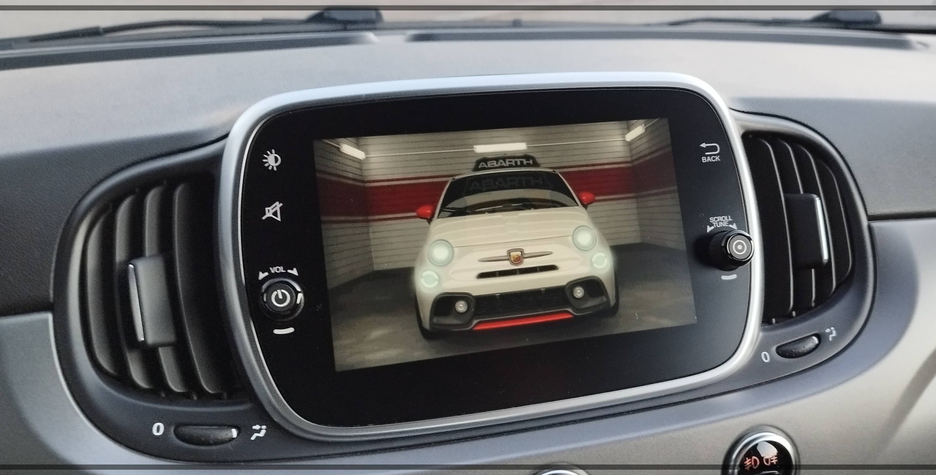 FIAT 595 1.4 16V Turbo Abarth Pista-image-13