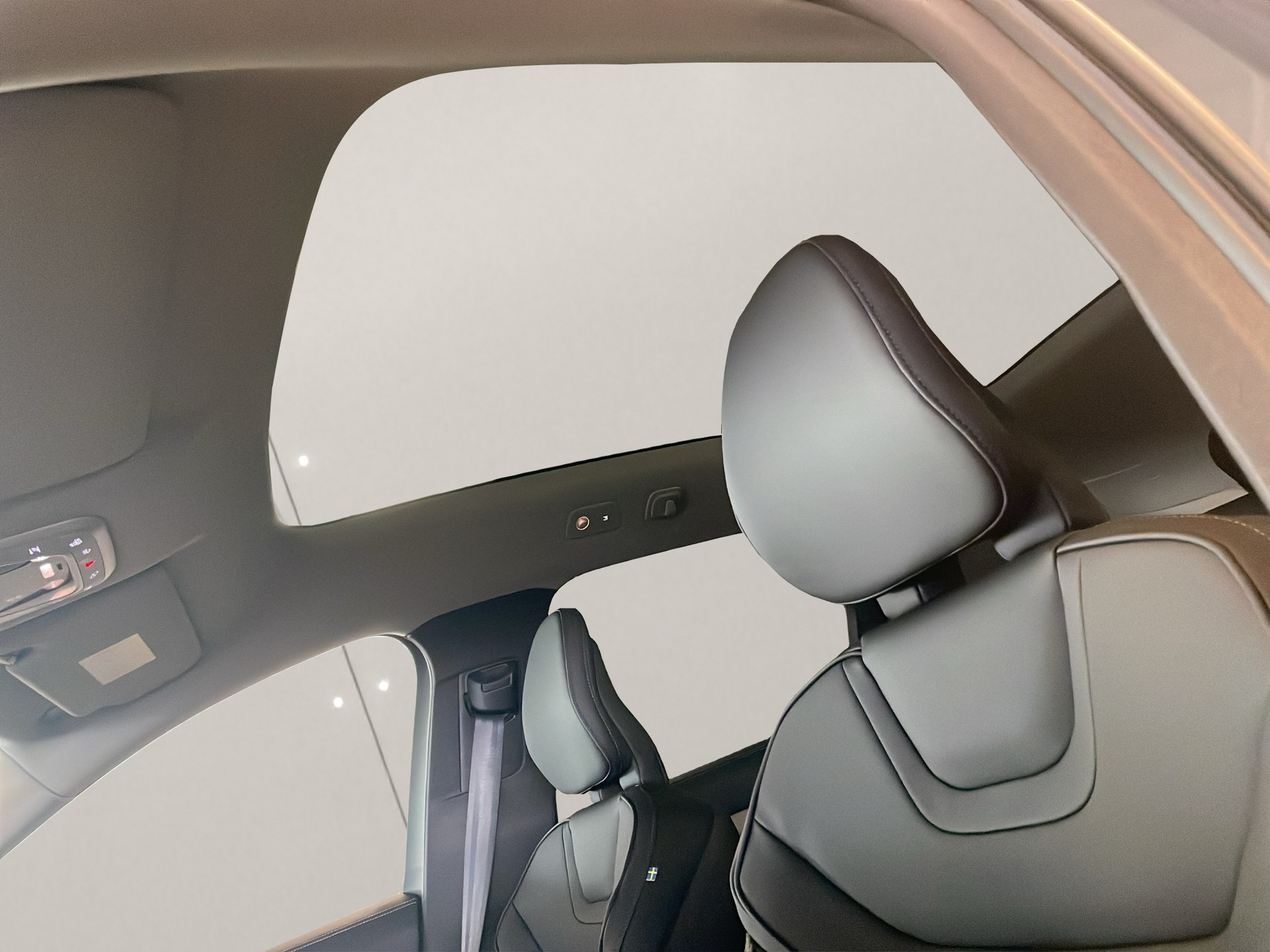 VOLVO EX90 Twin Plus AWD-image-13