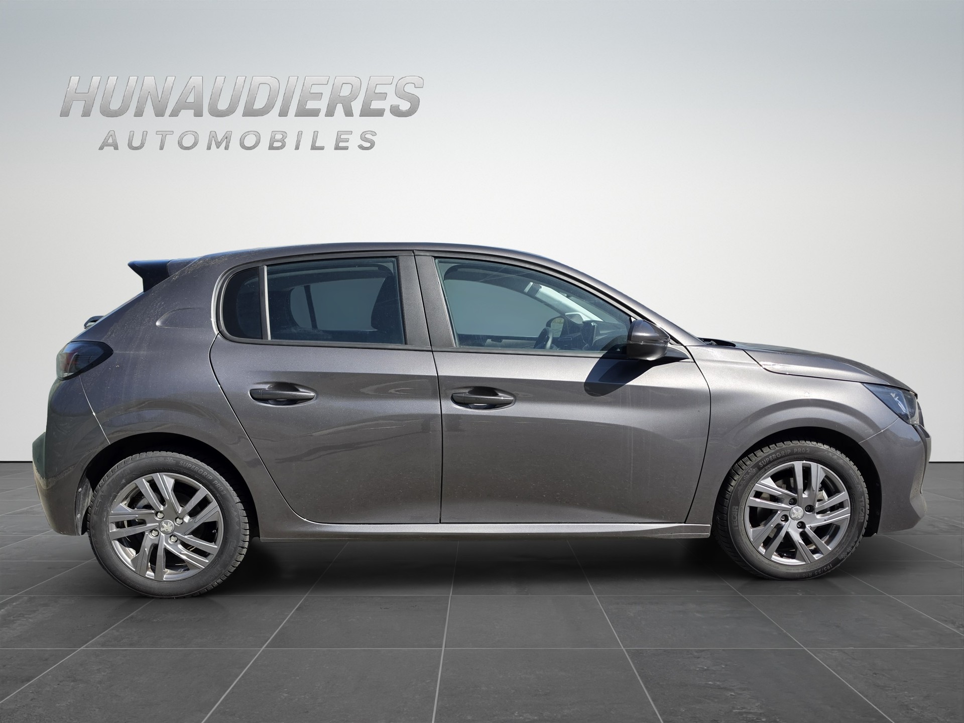 PEUGEOT 208 1.2 PureTech Allure Pack EAT8-image-11