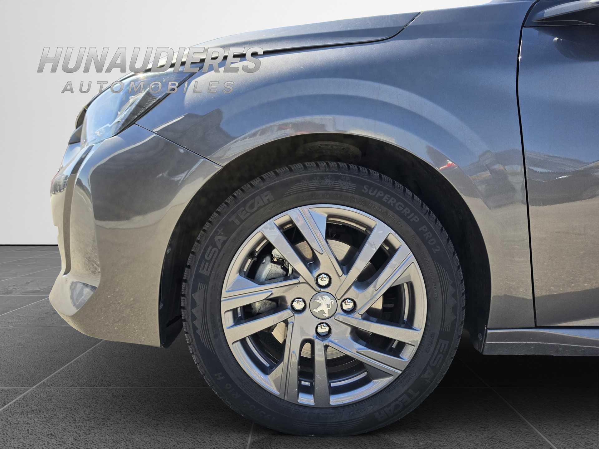 PEUGEOT 208 1.2 PureTech Allure Pack EAT8-image-10