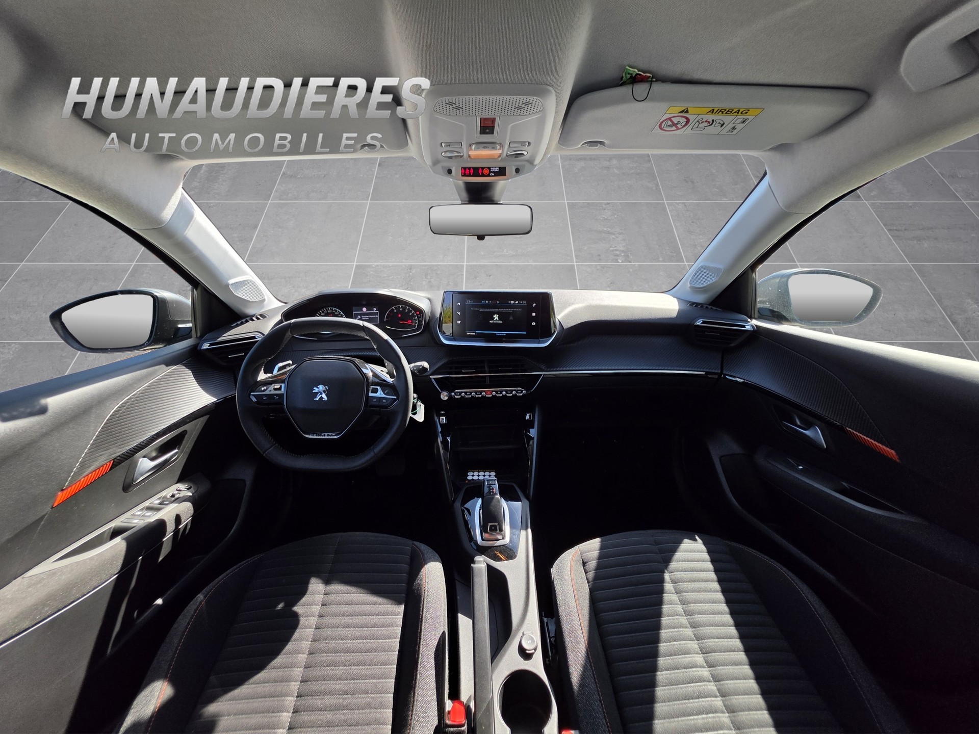 PEUGEOT 208 1.2 PureTech Allure Pack EAT8-image-2