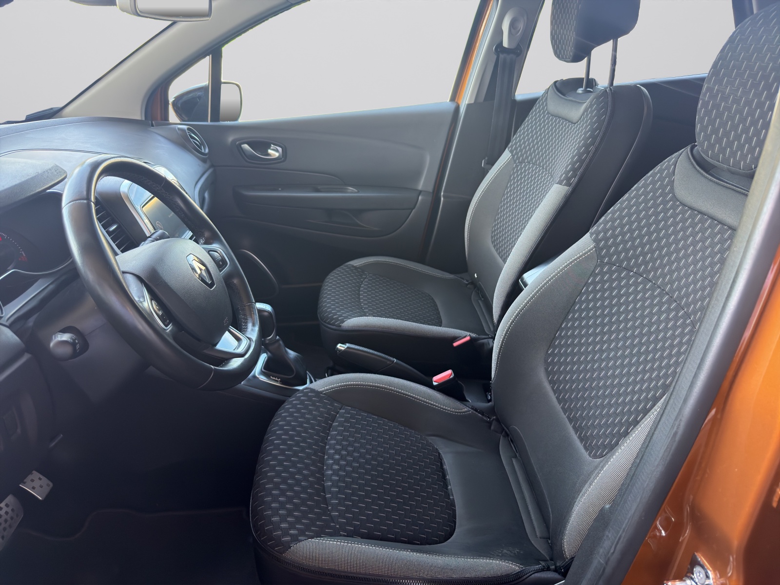 RENAULT Captur 1.2T Outdoor-image-4