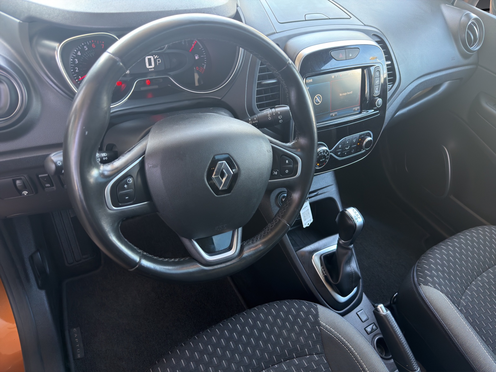 RENAULT Captur 1.2T Outdoor-image-5