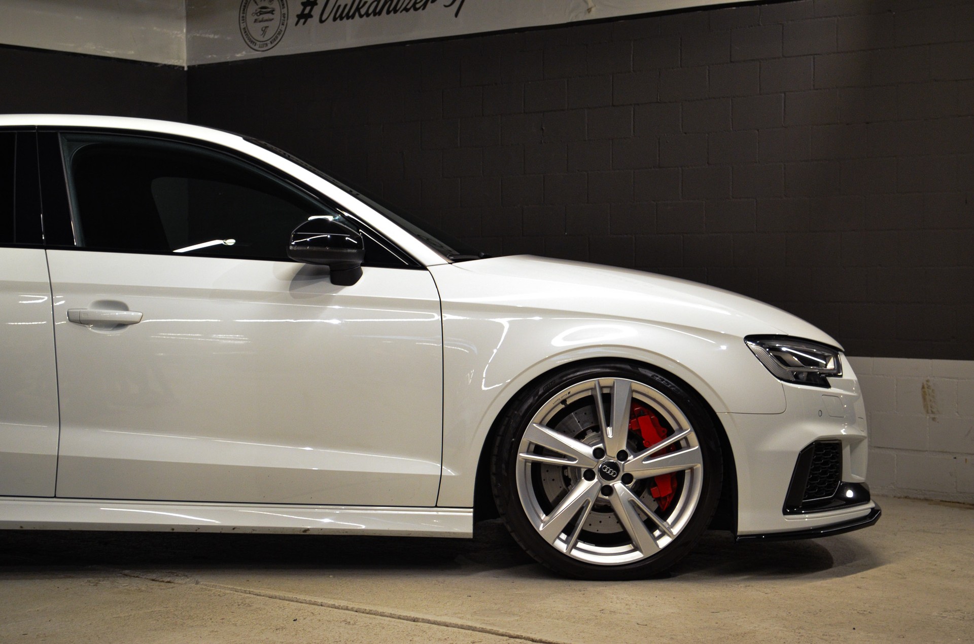 AUDI RS3 Limousine 2.5 TSI quattro S-tronic-showroom-element-2