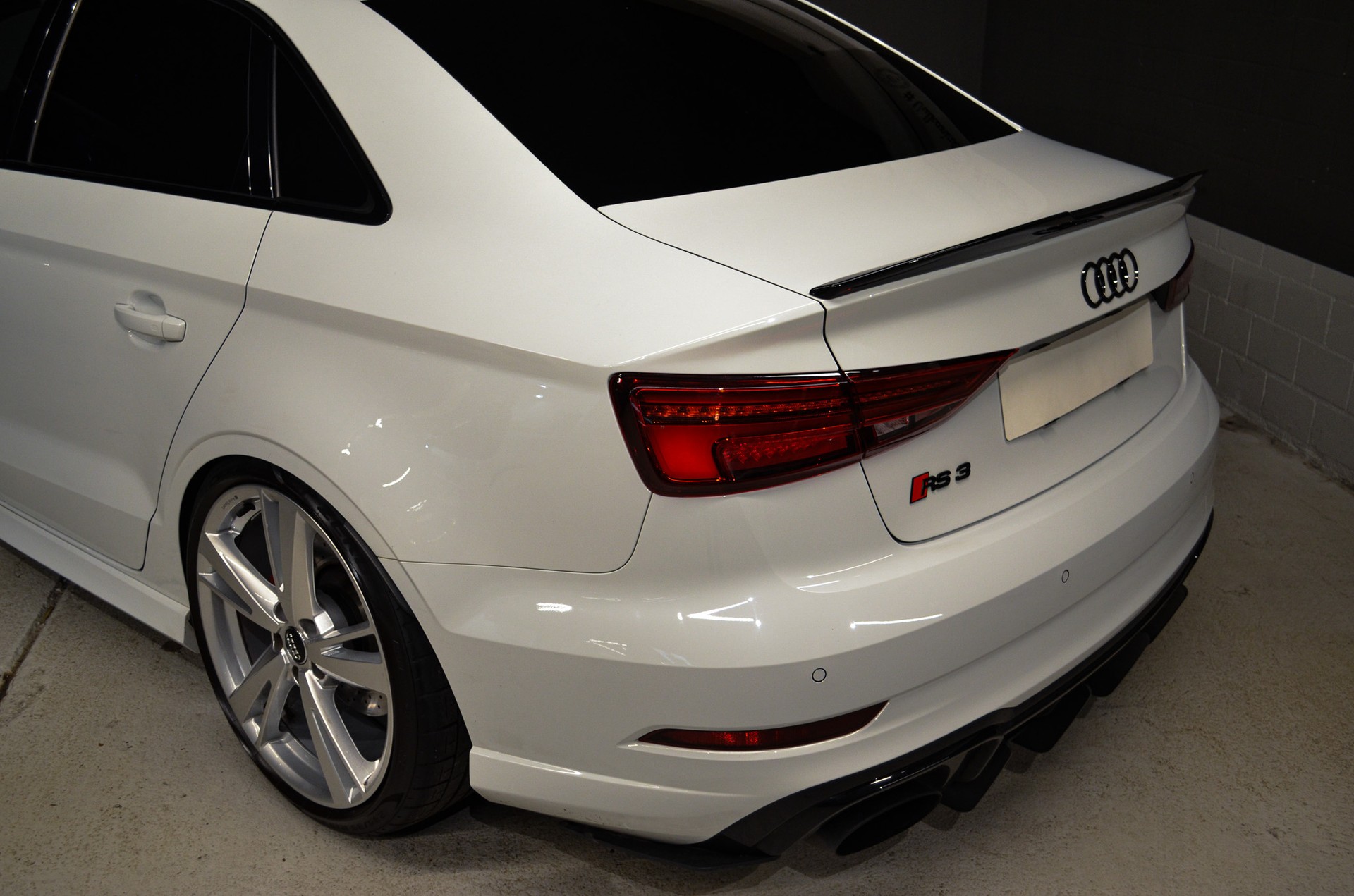 AUDI RS3 Limousine 2.5 TSI quattro S-tronic-image-9