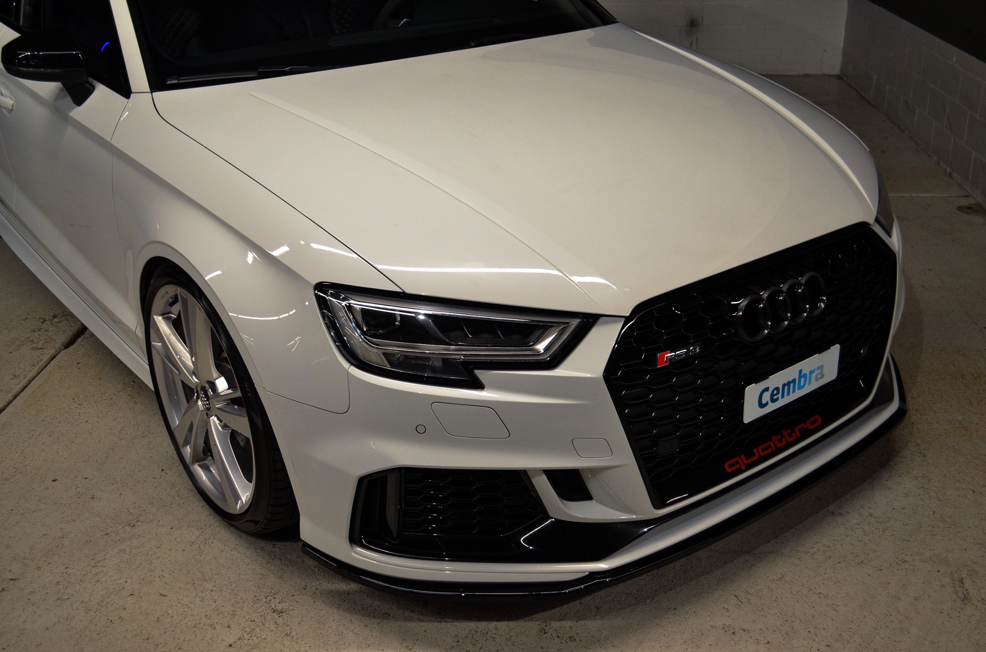 AUDI RS3 Limousine 2.5 TSI quattro S-tronic-image-4