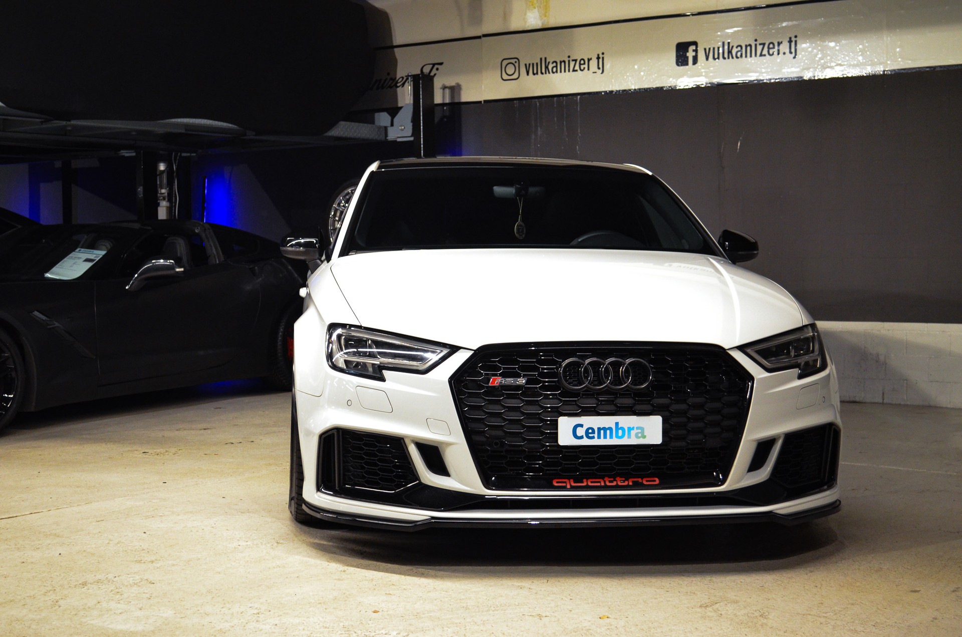 AUDI RS3 Limousine 2.5 TSI quattro S-tronic-showroom-element-3