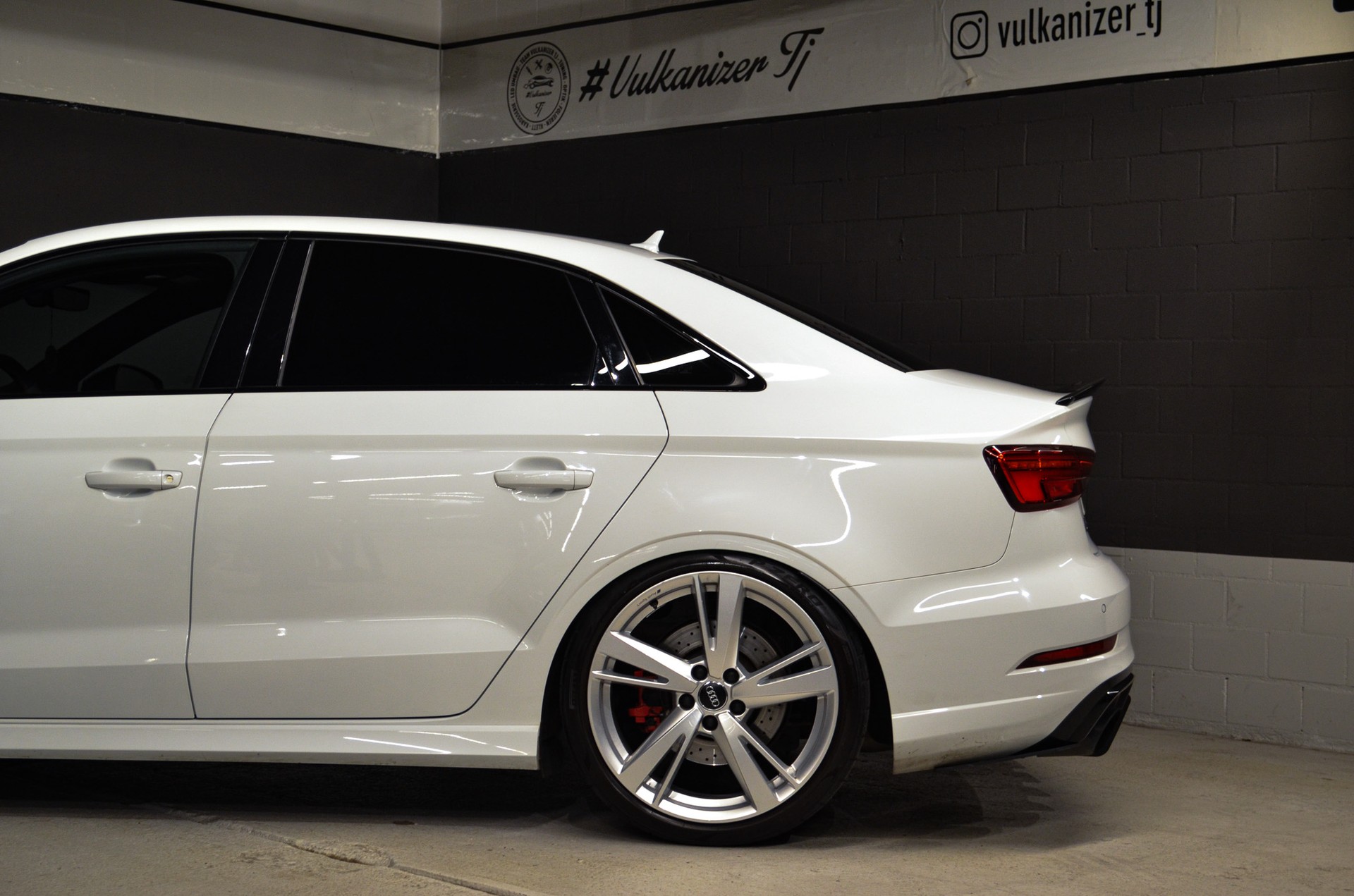 AUDI RS3 Limousine 2.5 TSI quattro S-tronic-image-7