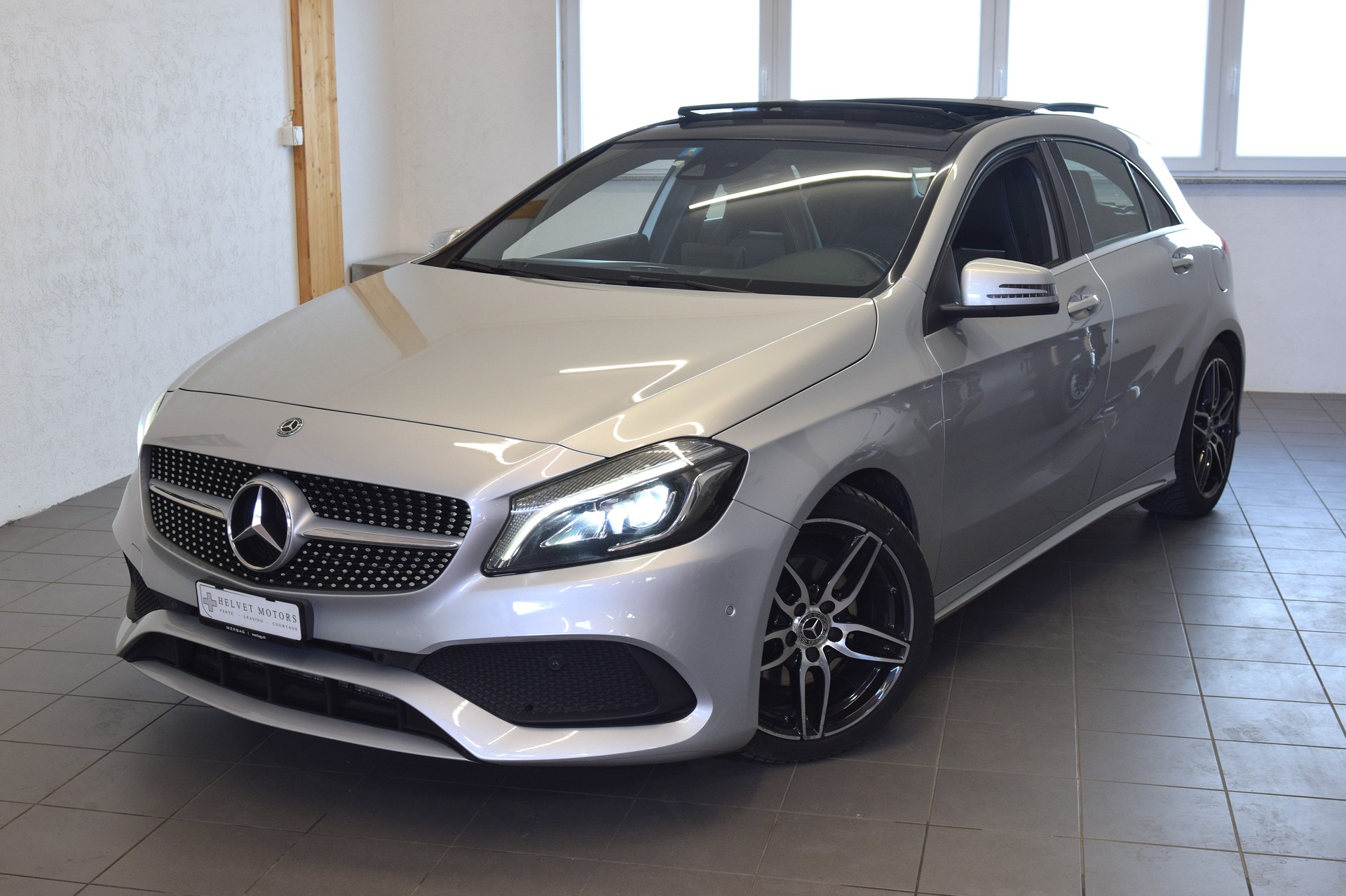 MERCEDES-BENZ A 200 AMG Line 7G-DCT-image-0