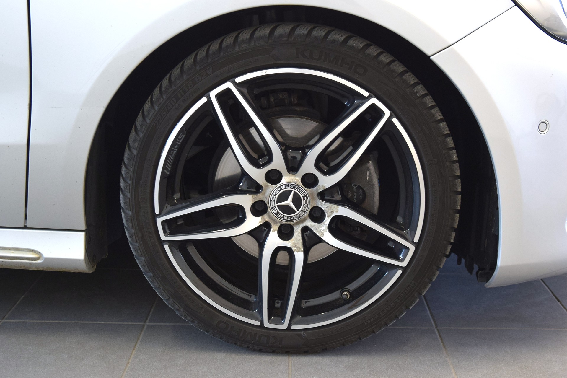 MERCEDES-BENZ A 200 AMG Line 7G-DCT-image-14