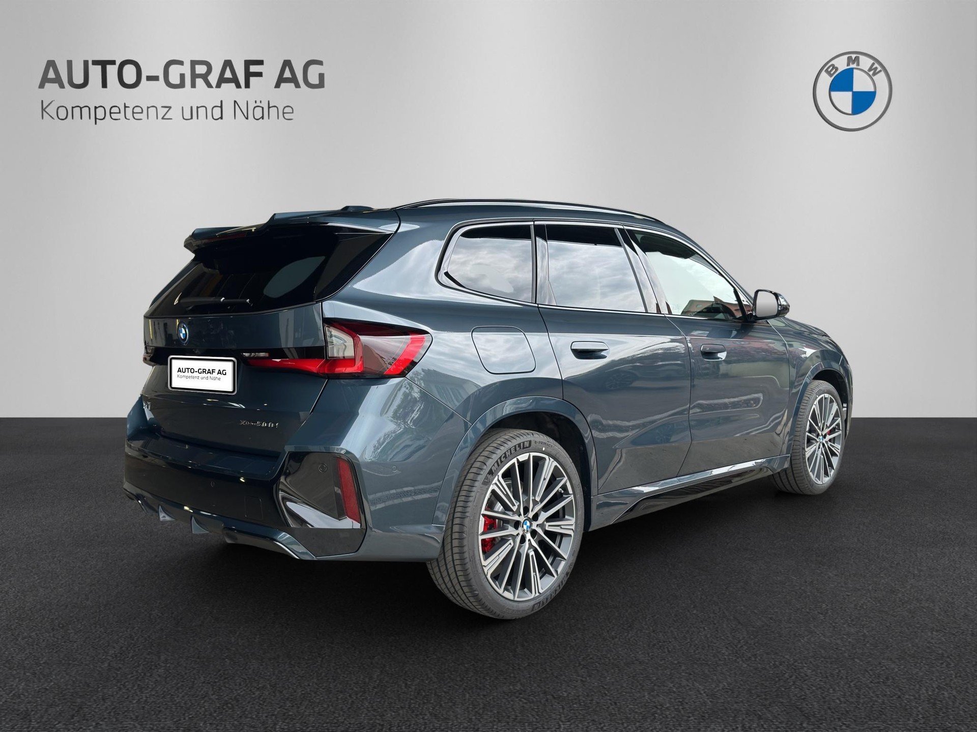 BMW X1 30e xDrive M Sport Pro Individual-image-4