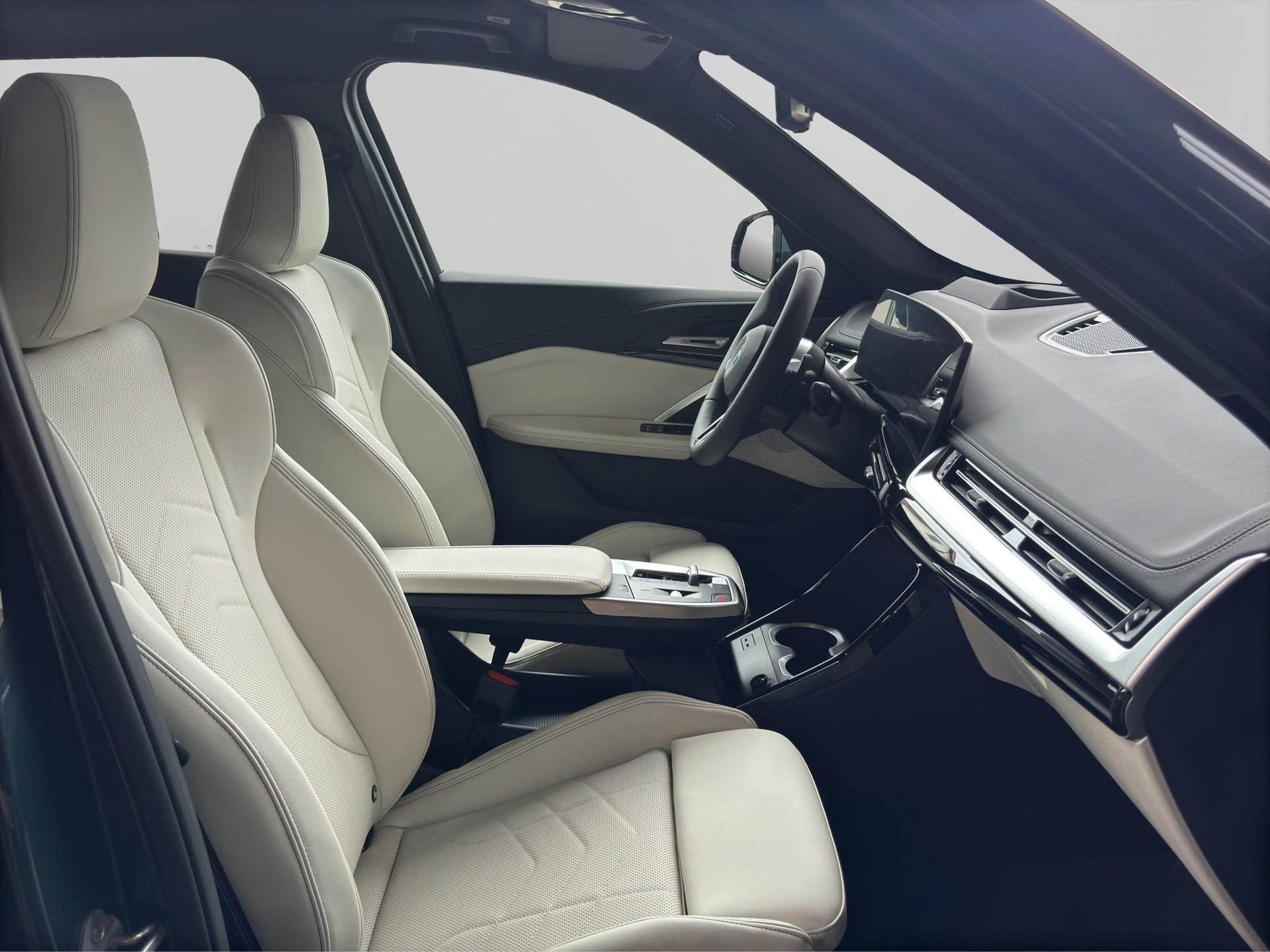 BMW X1 30e xDrive M Sport Pro Individual-image-17