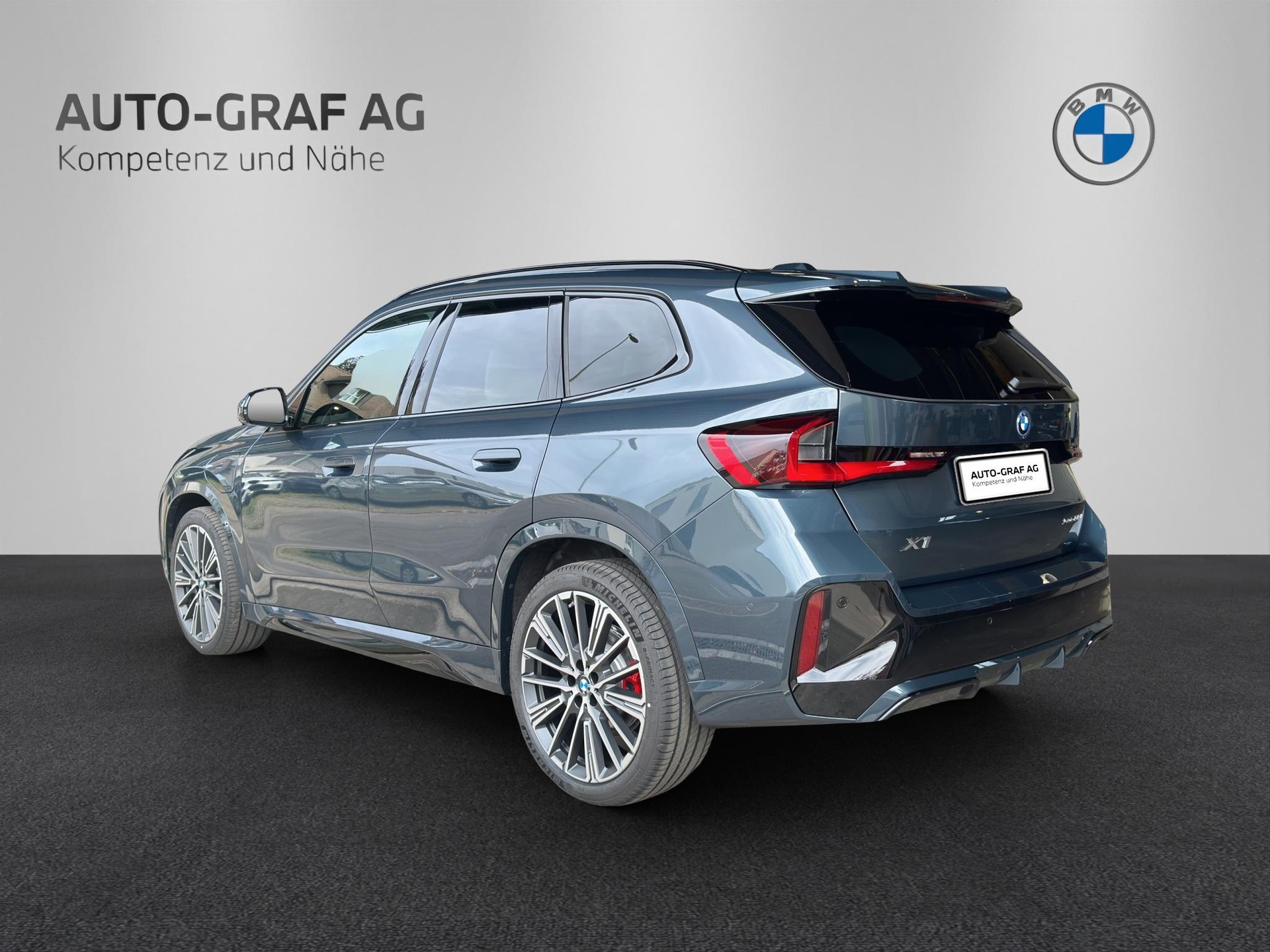 BMW X1 30e xDrive M Sport Pro Individual-image-2
