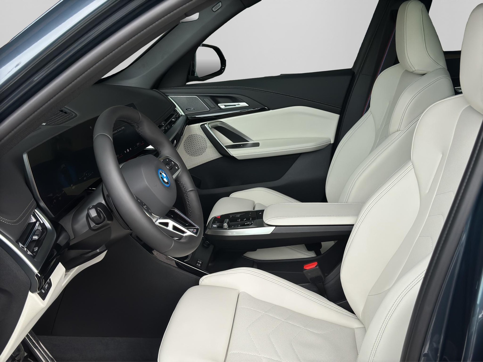 BMW X1 30e xDrive M Sport Pro Individual-image-10