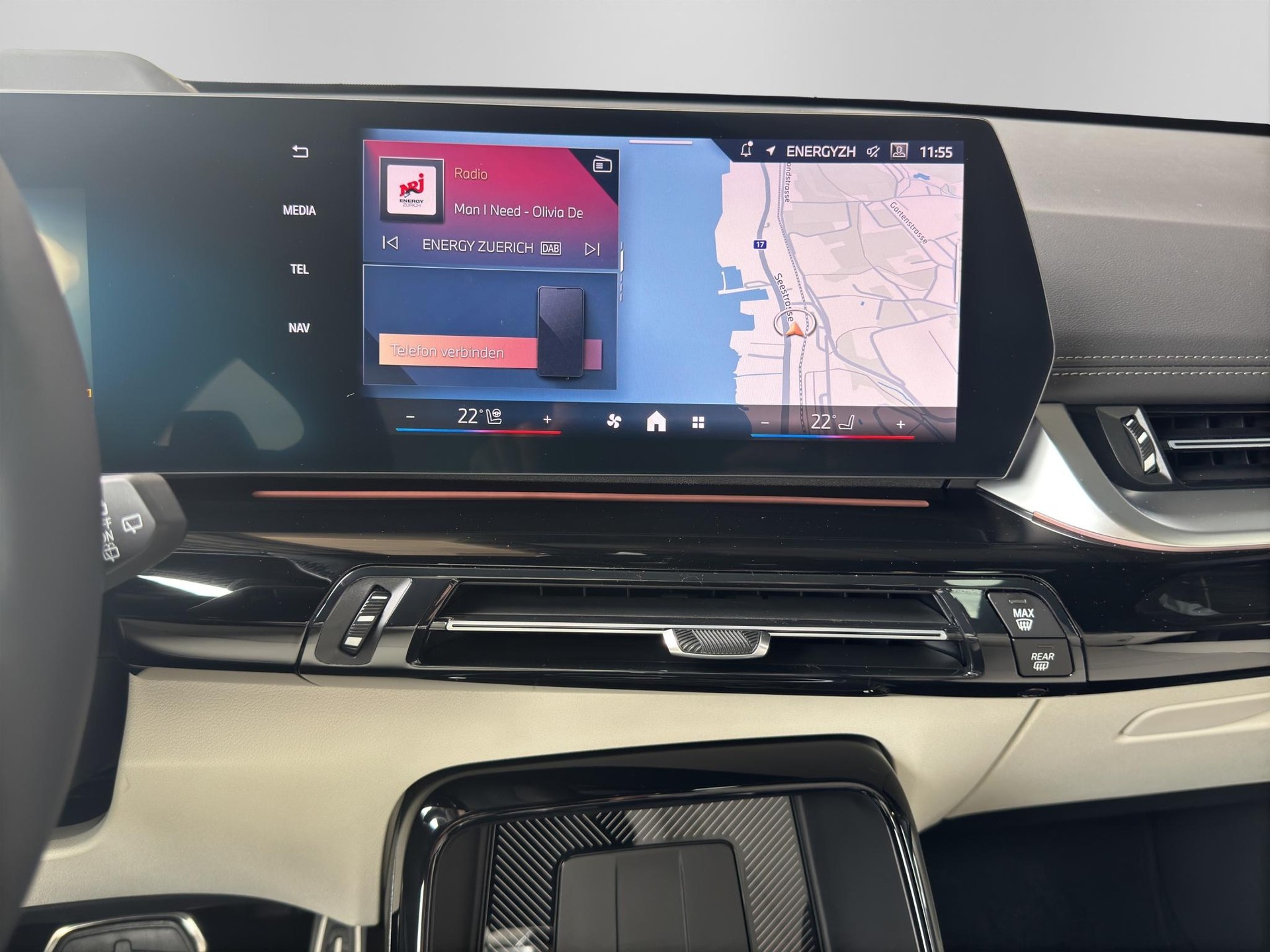 BMW X1 30e xDrive M Sport Pro Individual-image-16
