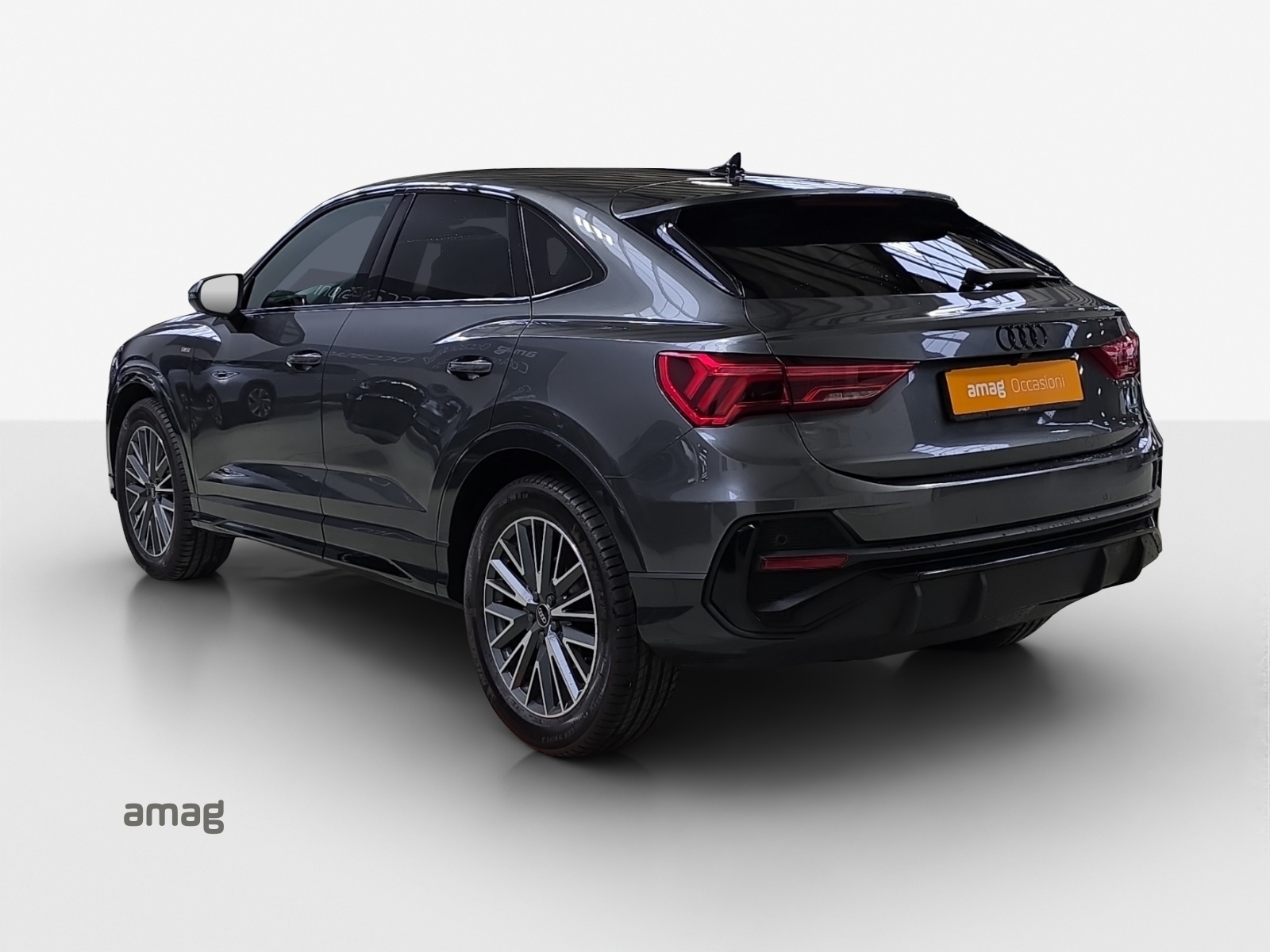 AUDI Q3 Sportback 35 TDI S line quattro S-tronic-image-2