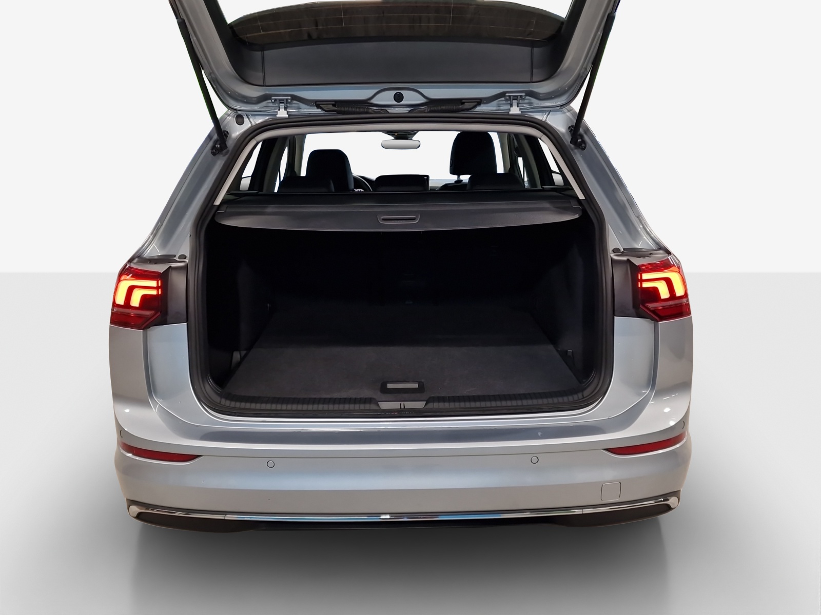 VW Golf Variant 2.0 TDI Style DSG-image-12
