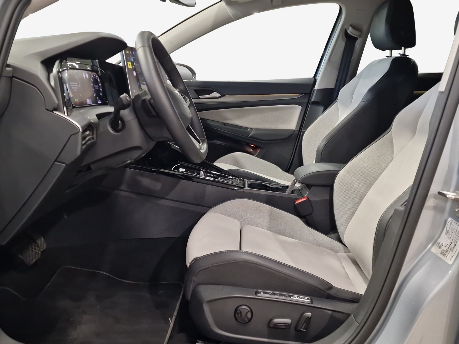 VW Golf Variant 2.0 TDI Style DSG-image-7