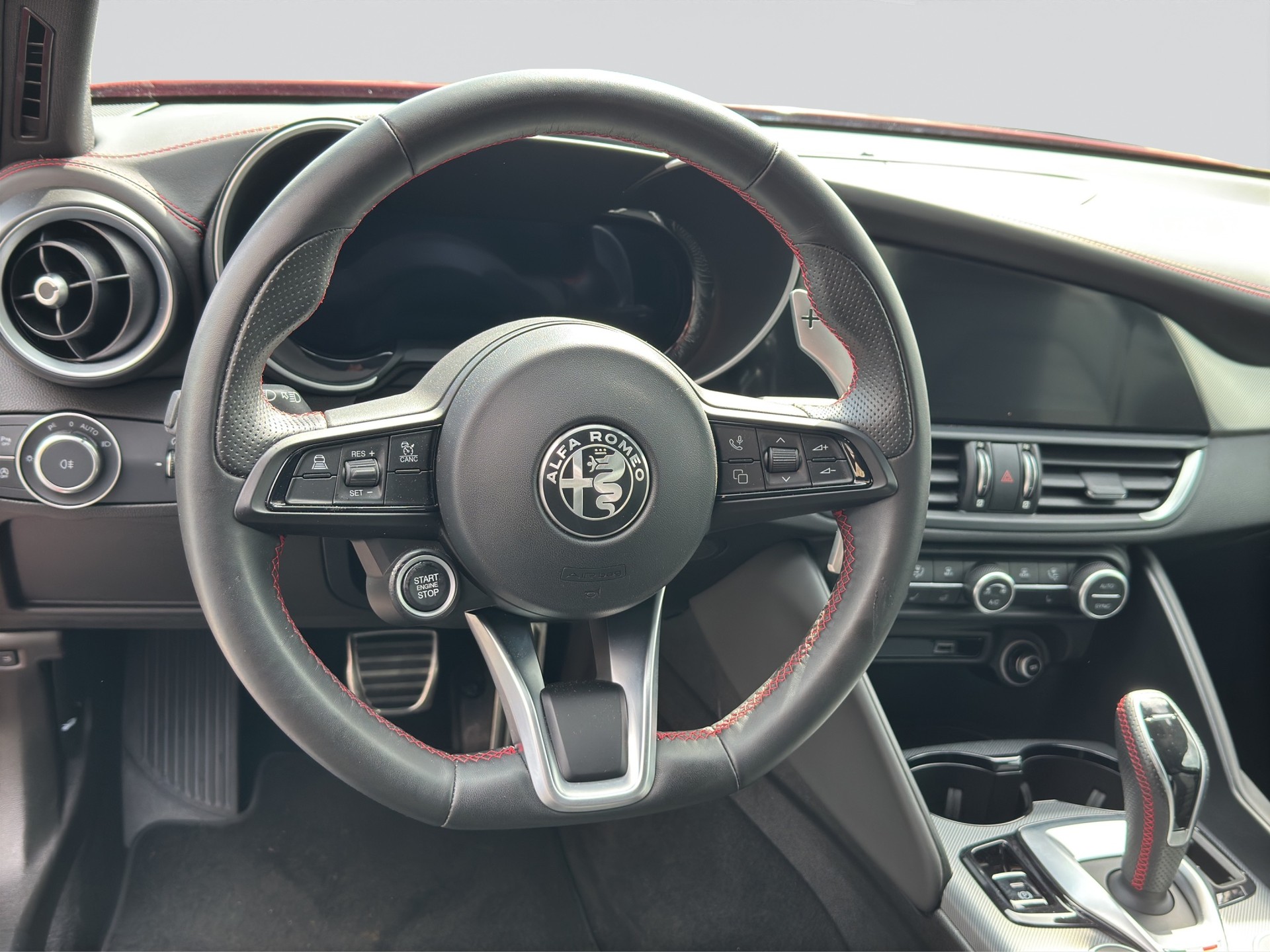 ALFA ROMEO Giulia 2.0 Competizione Q4 AT8-image-10