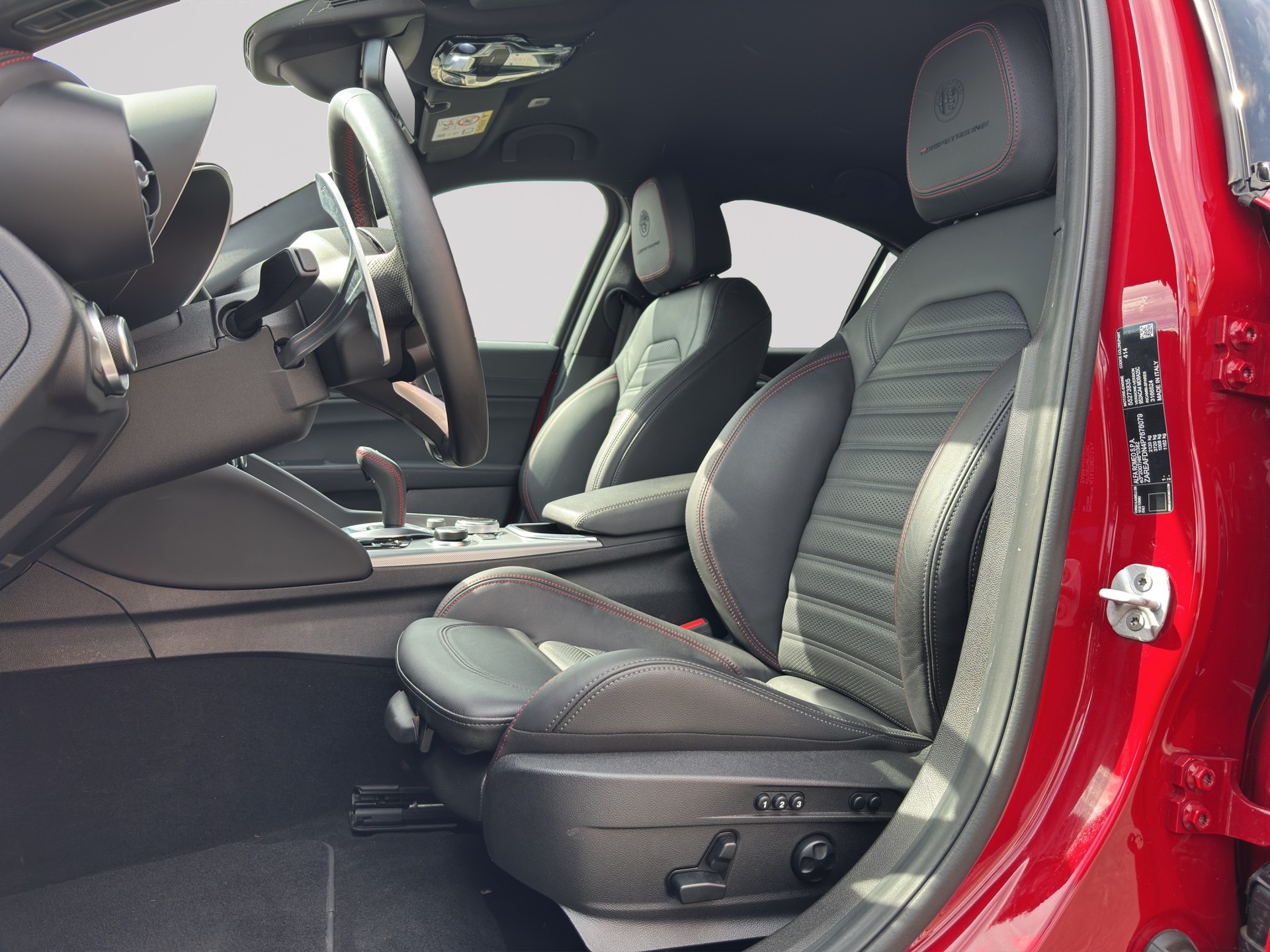 ALFA ROMEO Giulia 2.0 Competizione Q4 AT8-image-5