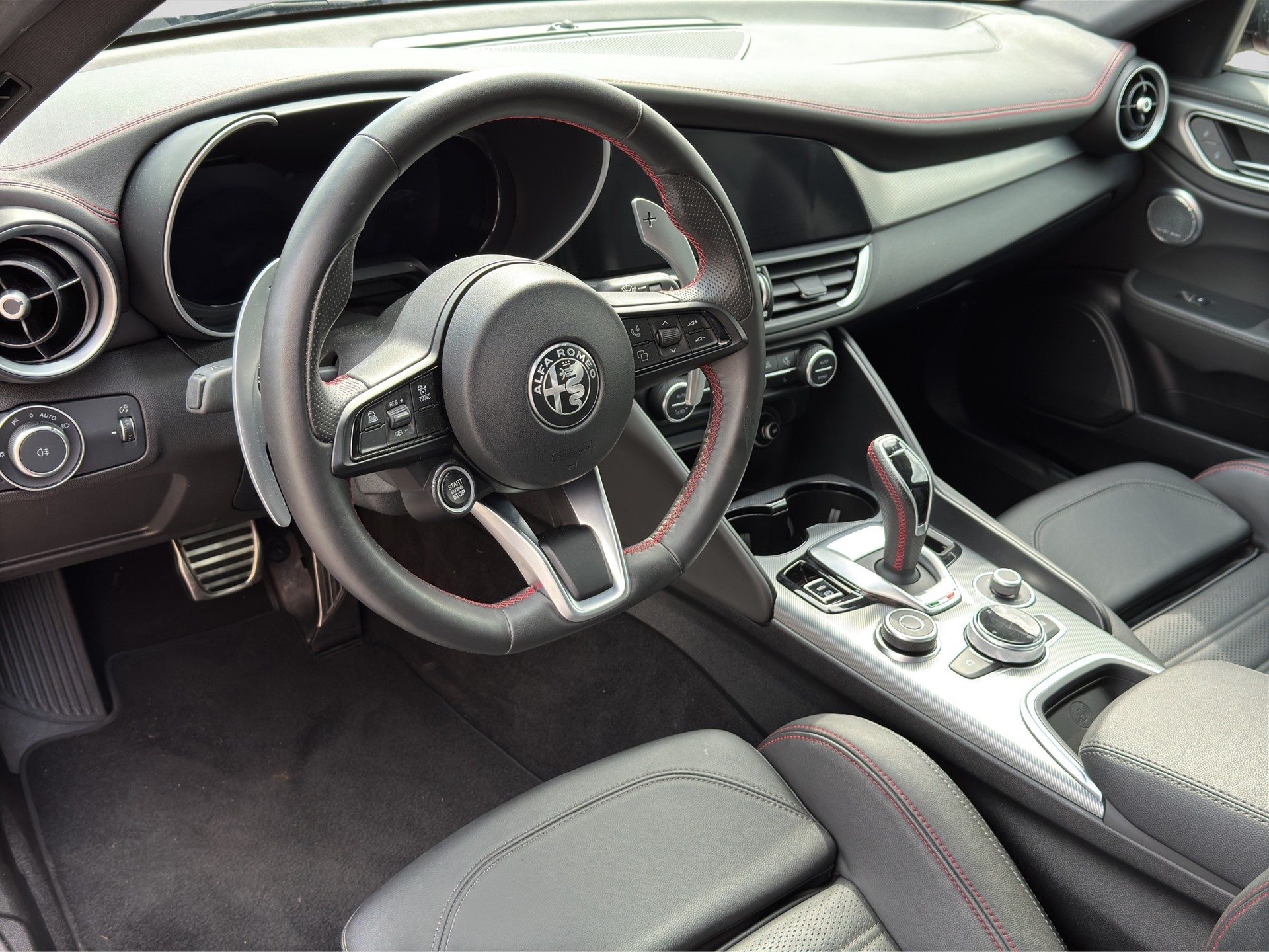 ALFA ROMEO Giulia 2.0 Competizione Q4 AT8-image-6