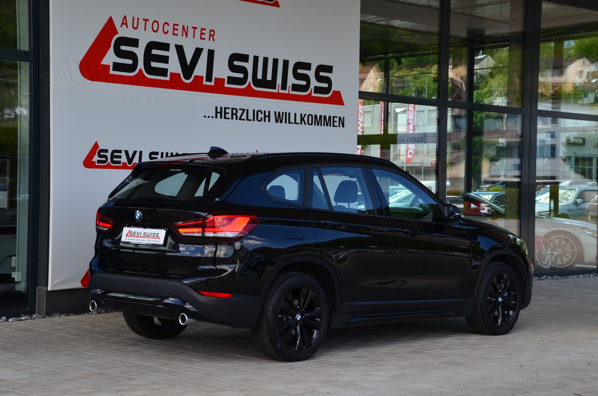 BMW X1 xDrive 18d Sport Line Steptronic*Frisch ab MFK,1 Jahr oder 20000km Garantie*-image-4