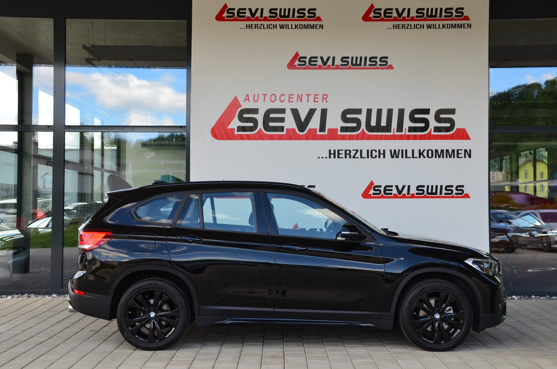 BMW X1 xDrive 18d Sport Line Steptronic*Frisch ab MFK,1 Jahr oder 20000km Garantie*-image-3