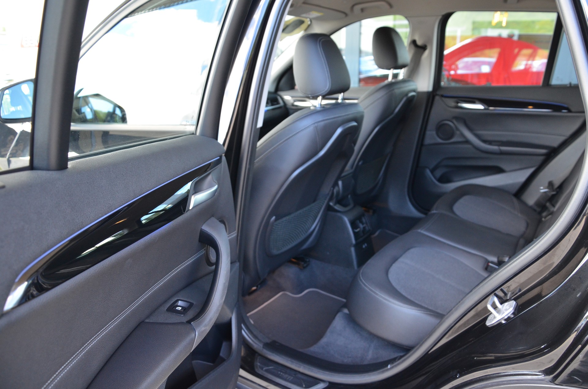 BMW X1 xDrive 18d Sport Line Steptronic*Frisch ab MFK,1 Jahr oder 20000km Garantie*-image-10