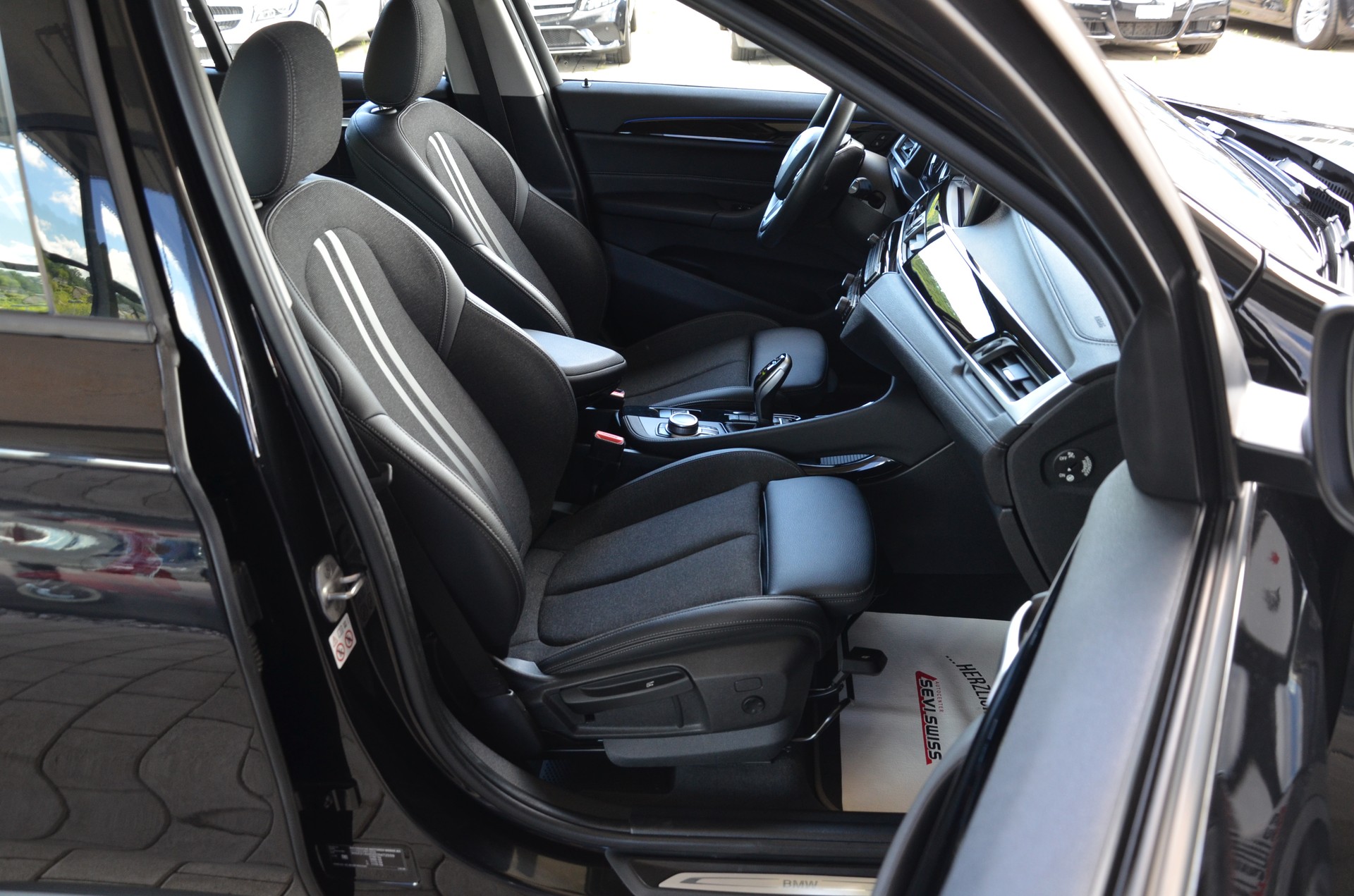 BMW X1 xDrive 18d Sport Line Steptronic*Frisch ab MFK,1 Jahr oder 20000km Garantie*-image-14