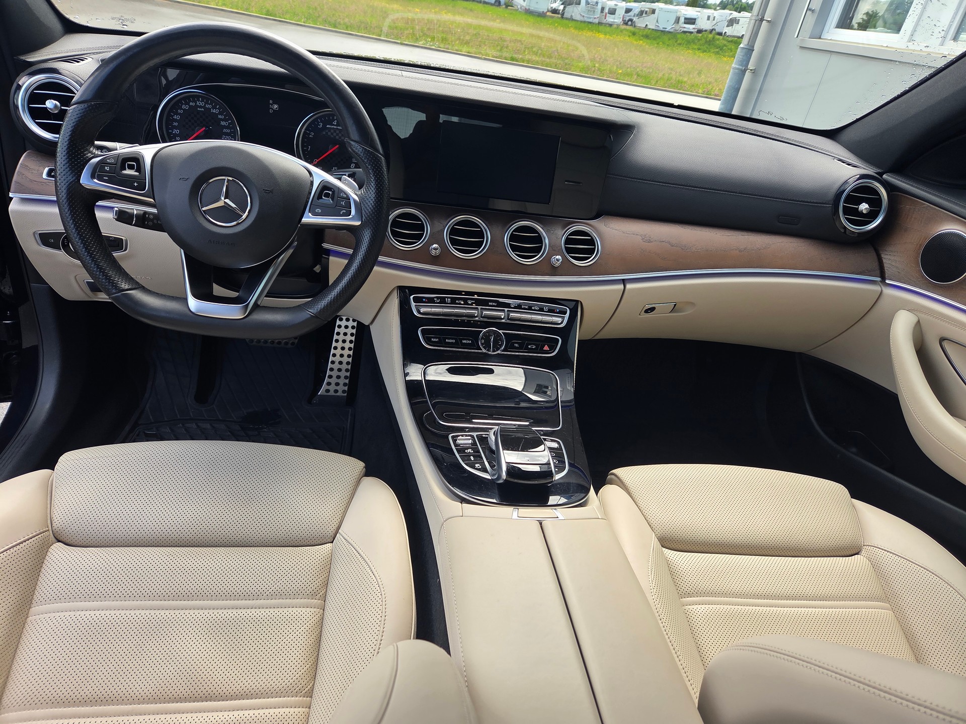 MERCEDES-BENZ E 43 AMG 4 Matic 9G-Tronic-image-8