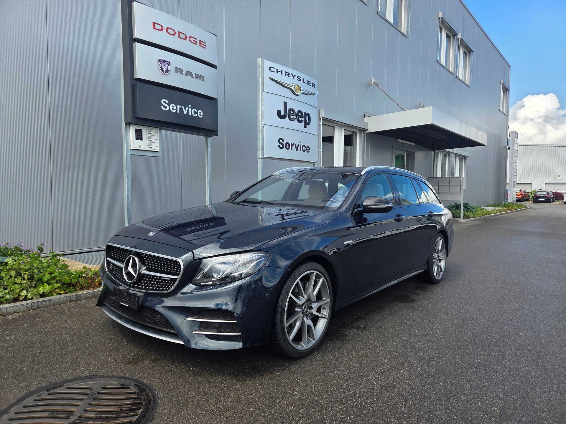 MERCEDES-BENZ E 43 AMG 4 Matic 9G-Tronic-showroom-element-1