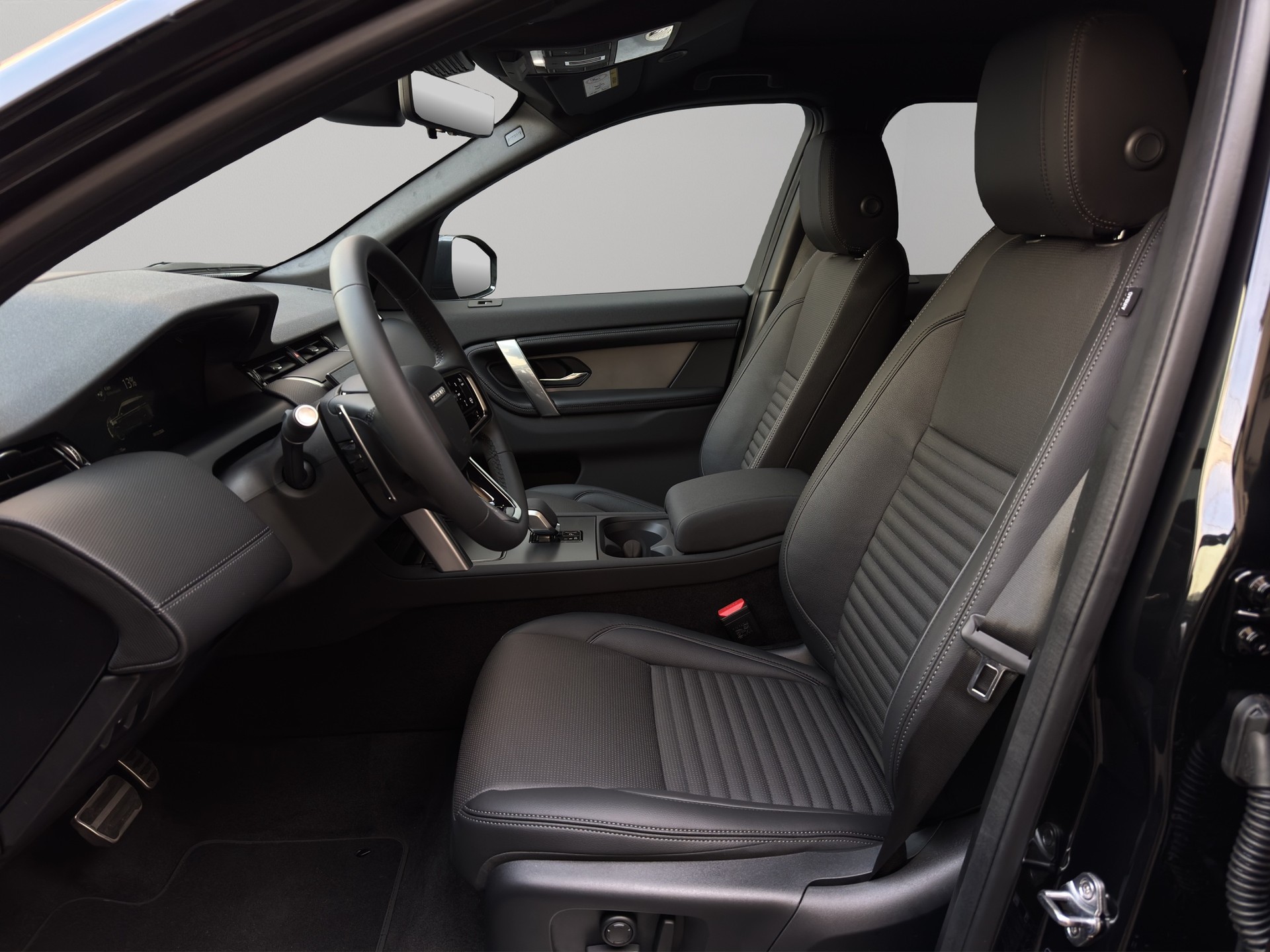LAND ROVER Discovery Sport 1.5 T 270e Landmark-image-14