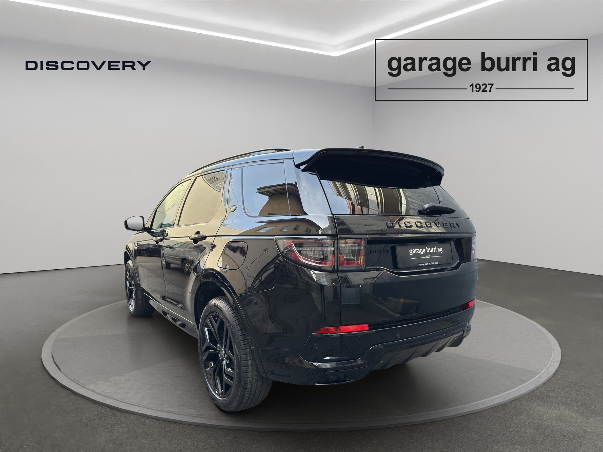 LAND ROVER Discovery Sport 1.5 T 270e Landmark-showroom-element-1