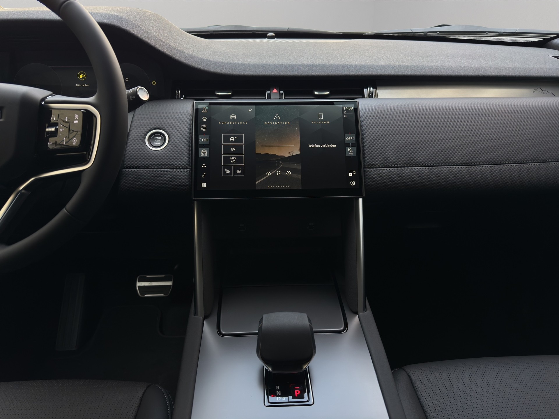 LAND ROVER Discovery Sport 1.5 T 270e Landmark-image-6