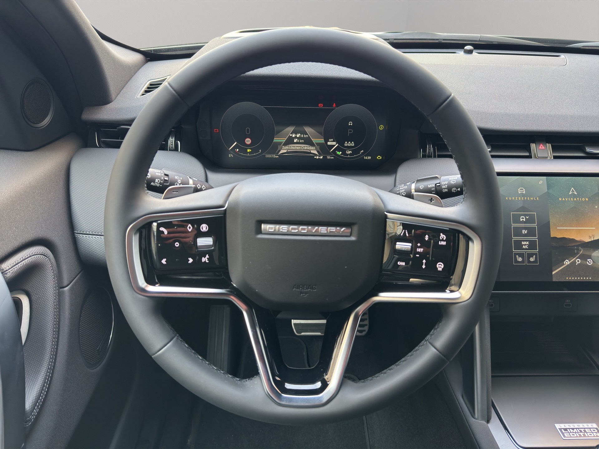LAND ROVER Discovery Sport 1.5 T 270e Landmark-image-5