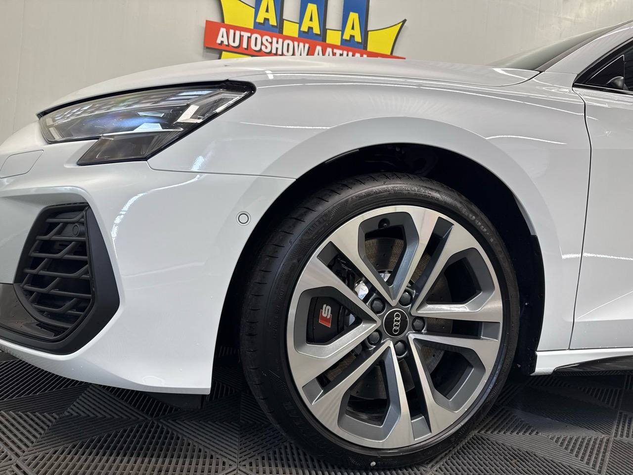 AUDI S3 Sportback TFSI quattro S-tronic-image-17