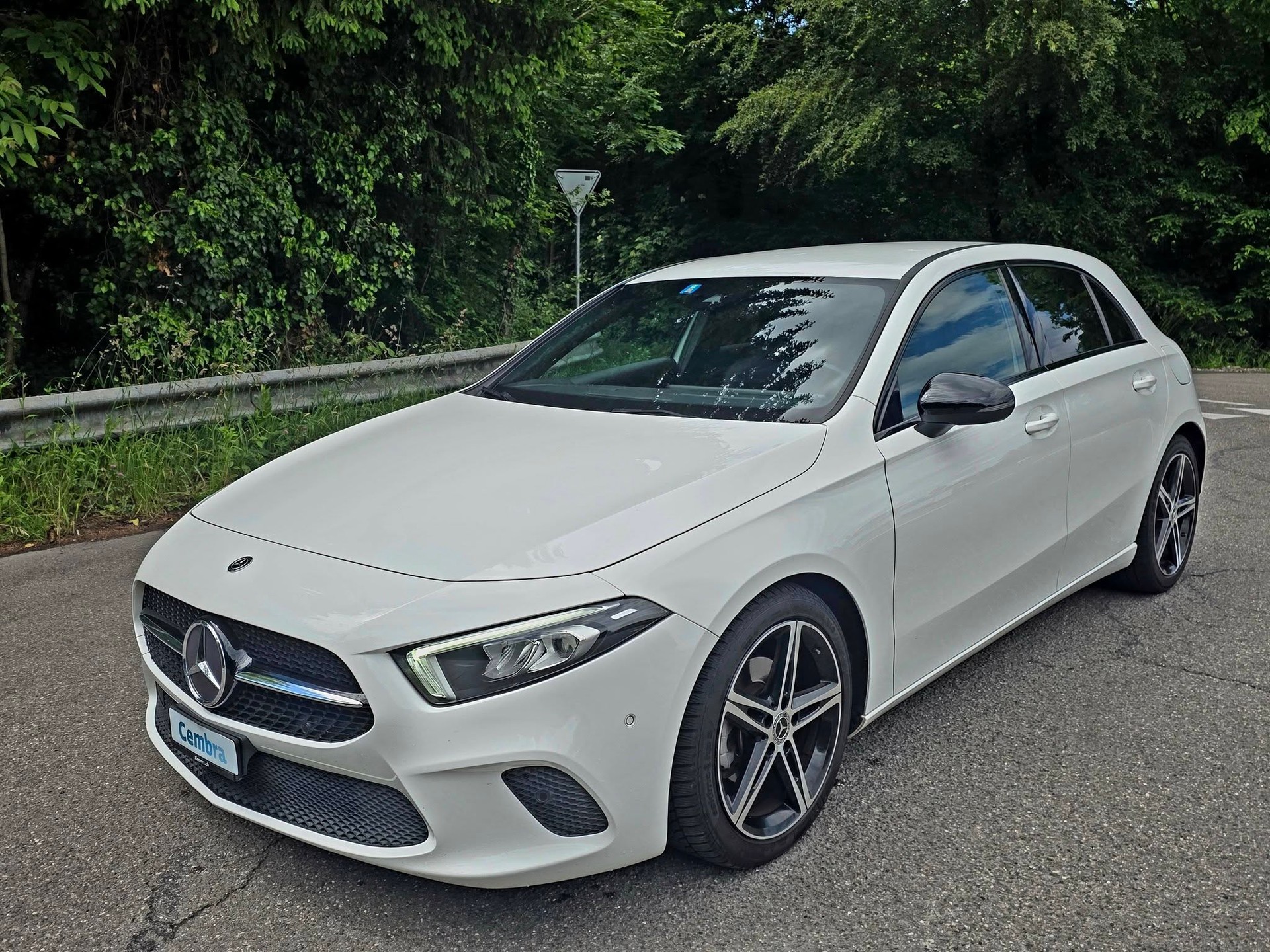 MERCEDES-BENZ A 180 d Style 7G-DCT-image-4