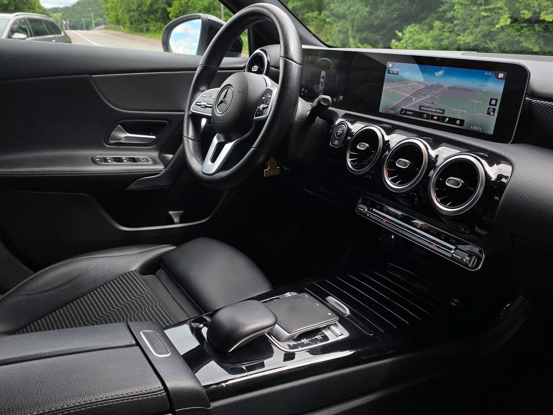 MERCEDES-BENZ A 180 d Style 7G-DCT-image-8