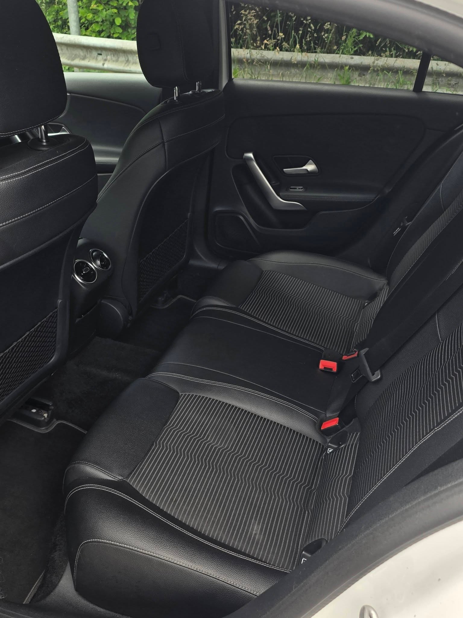 MERCEDES-BENZ A 180 d Style 7G-DCT-image-9